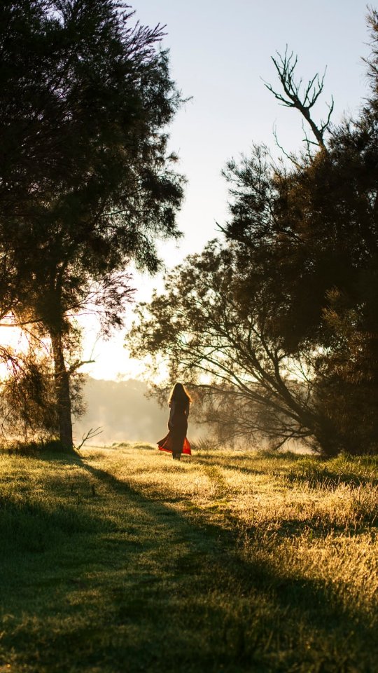 Lately, Iâve been experimenting with self-portraits in the studioâbut something deeper has been calling me. Iâve been craving the wild, the open, to be amongst nature, inspired by the breathtaking work of @elizabethgadd and her artful connection to nature.
So earlier this week, I set a date with myself: Friday morning. A sunrise self-portrait session by the river. I was ready to try something new.
What I didnât know then⌠was that Friday would end up being the coldest morning of the year in Perthâzero degrees!
As the day crept closer, the doubts crept in.
Wouldnât it be easier to stay warm in bed?
Why did I even think this was a good idea?
Maybe I should invite someone to come with me...
And thatâs when it hit me,
If I had someone to meet, Iâd 100% show up.
But when it was just me, I wasnât sure I could trust myself to follow through.
That realisation landed hard.
So I made a new promise,
To meet myself there.
To show up for me.
No excuses.
And Iâm so glad I did.
Yes, it was freezing.
Yes, I kept checking over my shoulder for randoms lurking in the bushes đ
But I felt ALIVE.
I danced barefoot in the icy grass.
I waded into the freezing river.
I laughed to myself.
I played.
It wasnât perfect.
It didnât turn out quite as I had imagined.
But it was a beginning. A beautiful one.
And most importantlyâI built trust with myself.
I showed up. For me.
Now itâs time to defrost⌠and plan the next adventure. đâ¤ď¸
Check back tomorrow when a share a couple of edits from this morning â¤ď¸
#gettheshot