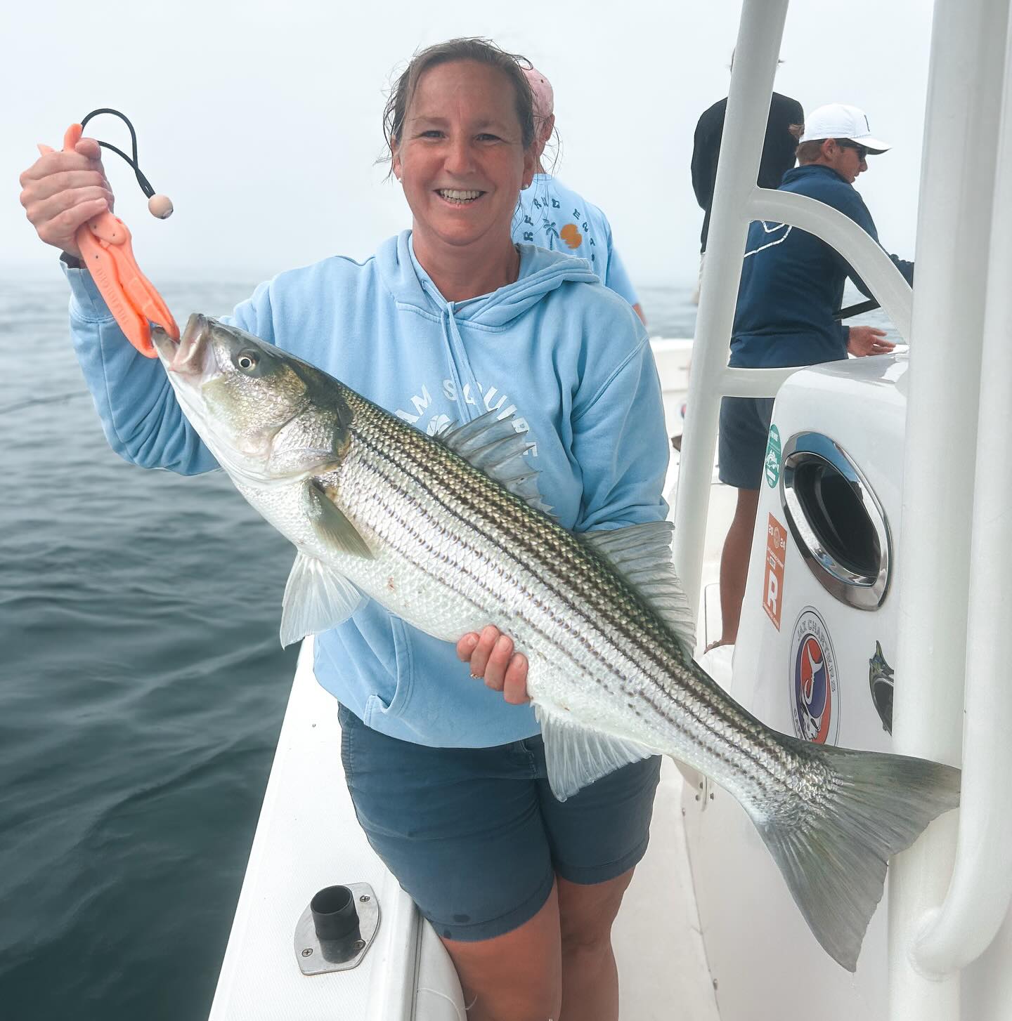 We love a foggy flood tide 😍 #jaxcharters #fishing #capecod #capecodfishing #stripedbass #starrods #stripedbassfishing #lighttackle #capecodcharters #capecodfishingtrip #ThomasandThomas #ThomasandThomasFlyRods #wearefishing #regulatorboats #fishshimano #cortland #cortlandline #yamahaoutboards #garminmarine #onthewater #onthewatermagazine
#mauijimsunglasses @regulatormarine @starrods @fish_shimano_north_america @cortlandline @grundens @thomasandthomasflyrods