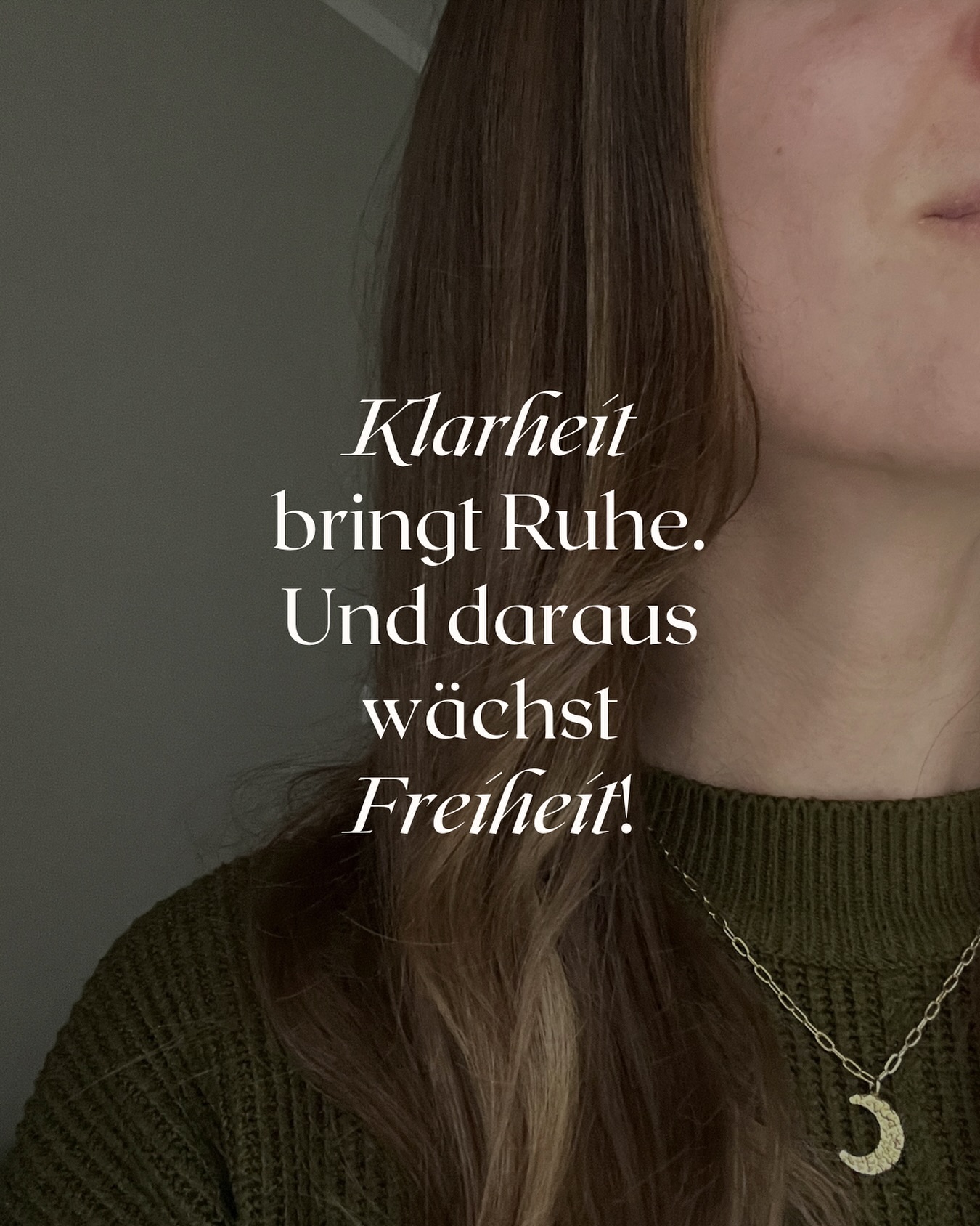😌💭Ruhe im Kopf beginnt mit einem ehrlichen Blick auf dein Konto.
Viele Frauen denken, geordnete Finanzen bedeuten Verzicht auf alles was Spaß macht und strenge Regeln.
Aber was, wenn dir die Klarheit über deine Zahlen genau das Gegenteil bringt?
Nämlich ein Gefühl von SICHERHEIT.
Die FREIHEIT, Entscheidungen bewusst zu treffen - ohne ein schlechtes Gewissen zu haben.
KEINE Angst mehr vor Überraschungen am Monatsende zu haben, sondern ein inneres: „Ich hab das im Griff.“🧘🏻♀️
Und plötzlich erreichst du dann auch deine langersehnten Träume - weil dir dein Geld keine Grenzen mehr setzt.
🧡 Du wünschst dir auch endlich Ruhe in deinem Kopf statt frustriert auf dein Konto zu schauen? Ich begleite dich vom Zahlen-Chaos hinein in die Klarheit und inneres Vertrauen, das es dafür braucht - ganz ohne Druck und mit ganz viel Empathie. 🫶🏼
Schreib mir einfach eine DM und ich schicke dir alle Infos zu 💌
GELDBEWUSSTSEIN
FINANZCOACHING FÜR FRAUEN
MONEYMINDSET
FINANZEN IM GRIFF