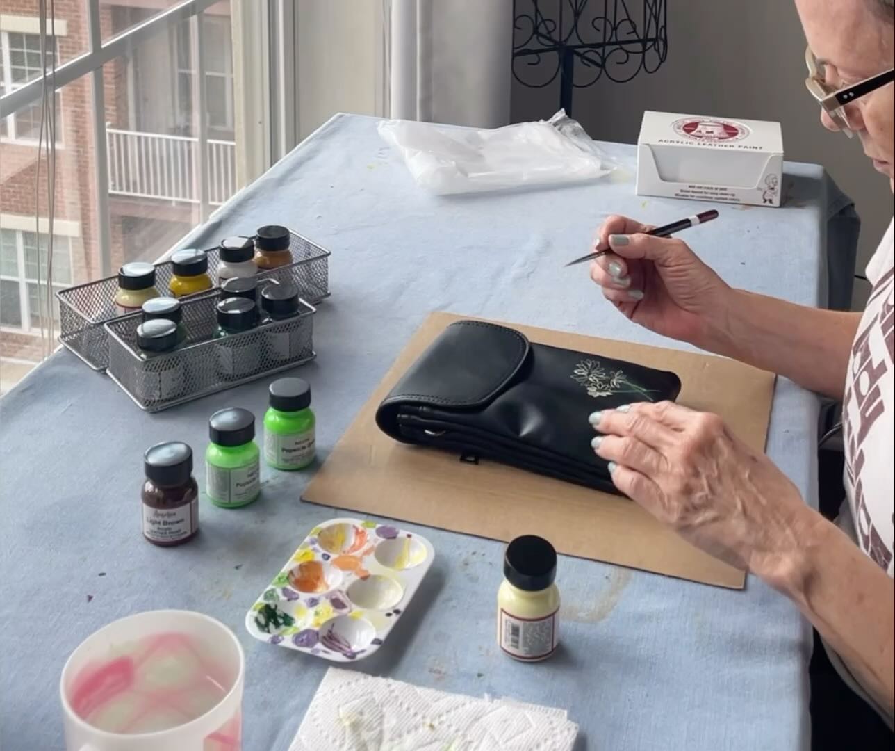 INSPIRED BY VAN GOUGH’S FLOWERS I recently went to one of my favorite places - The New York Botanical Gardens🌻 Honoring Van Gough among an immersion of sunflowers! Each one so unique, yet uniform as well. This is where my art inspiration starts …. with a walk in nature❤️ Shop my hand painted items at sixteensisters.com Or shop in person at one of my events on the East Coast this Fall. Dates on my website: sixteensisters.com #herbsocietyny #rosesquared #vanvleckhouseandgardens #artonleather #grandbazaarnyc #inspiredbynature #handpaintedhandbags #nybg #custompaintedbag #wearableart #angelusdirect🎨