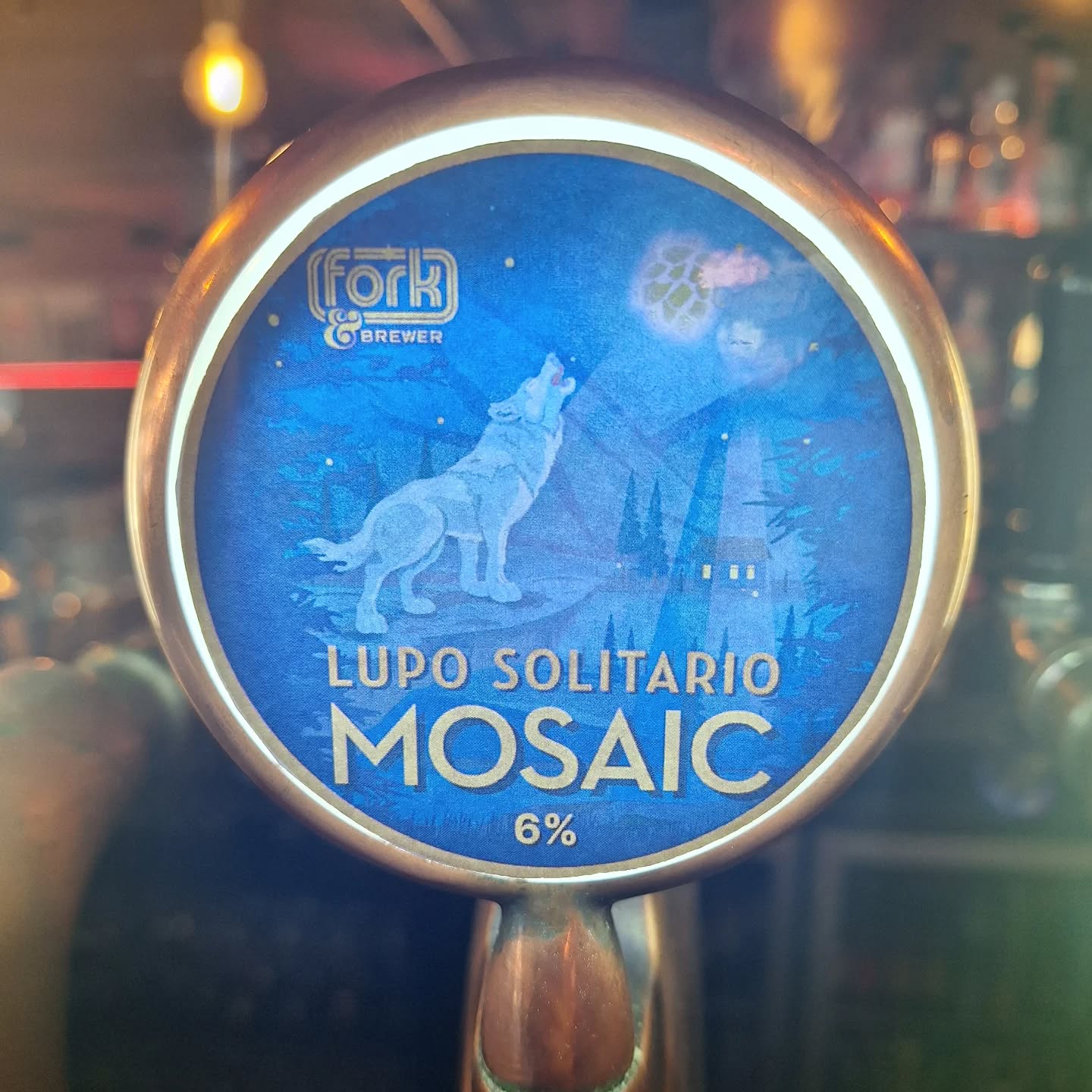 We are super happy to have another @forkandbrewer beer pouring at The Tasting Room!
Lupo Solitario – 'Lone Wolf' in Italian – is Fork & Brewer's Unfiltered Single Hop IPA and a true showcase of the popular Mosaic hop. Pouring golden with a hint of hop haze and a fluffy white head, expect plenty of juicy tropical hop and stonefruit aromas and flavours – pineapple, peach, lychee, mango, and hints of resinous pine, all delivered with a clean malt backbone and a soft, juicy mouthfeel.