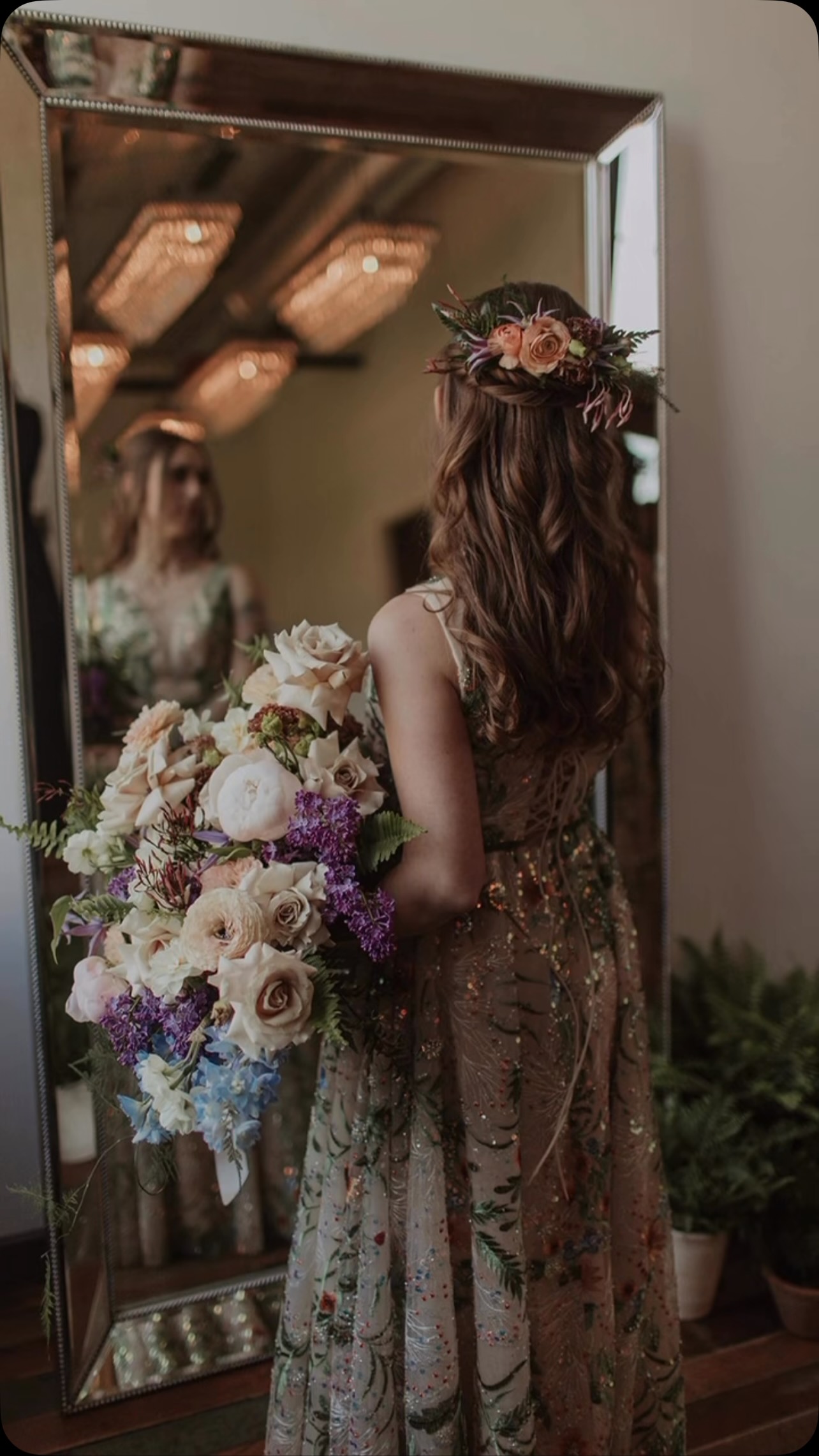 POV you’re seeing your beautiful bride for the first time and you fall in love all over again. 😍🥹
Photos: @maiko.media
Venue: @journeymandistillery
Hair + Makeup: @lauren_suzanne_salon
Florals: @theroofcrop
Planning + Design: @whitedahliaevents
Dress: @missjophielofficial
#weddingplanner #southwestmichigan #michiganwedding #weddingdecor #firstlook #wedding #journeyman