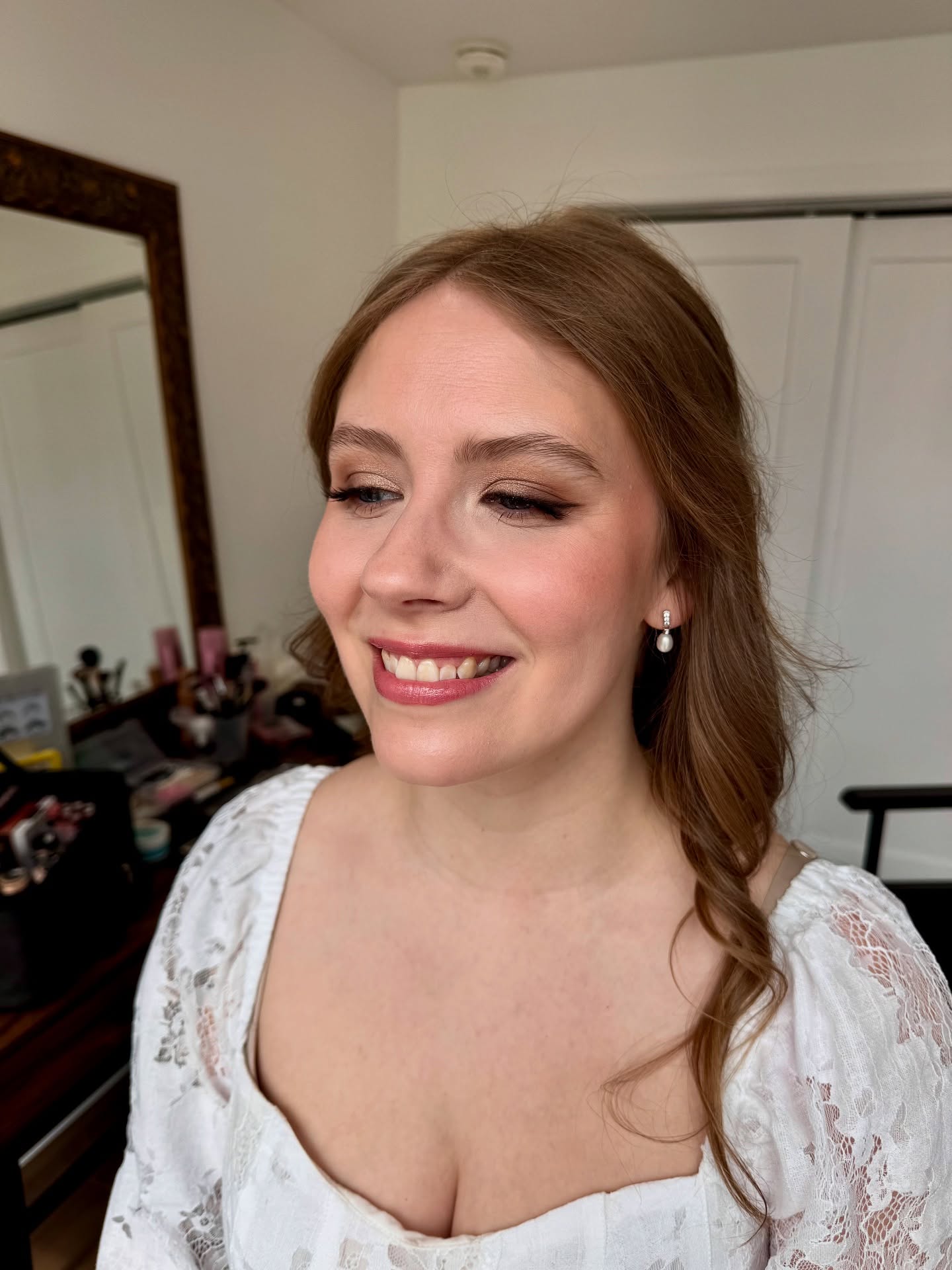 Official job title: makeup artist / hype woman / schedule juggler / keeper of secrets ✨
Unofficial duties include: calming nerves, pinning veils, fixing last-minute mishaps, and reminding you you’ve got this 💪 All in a day’s work.
#ottawamakeupartist #bridalmakeupartist #bridalmakeup #jbmakeupartist #makeup #makeupartist #makeupartistlife