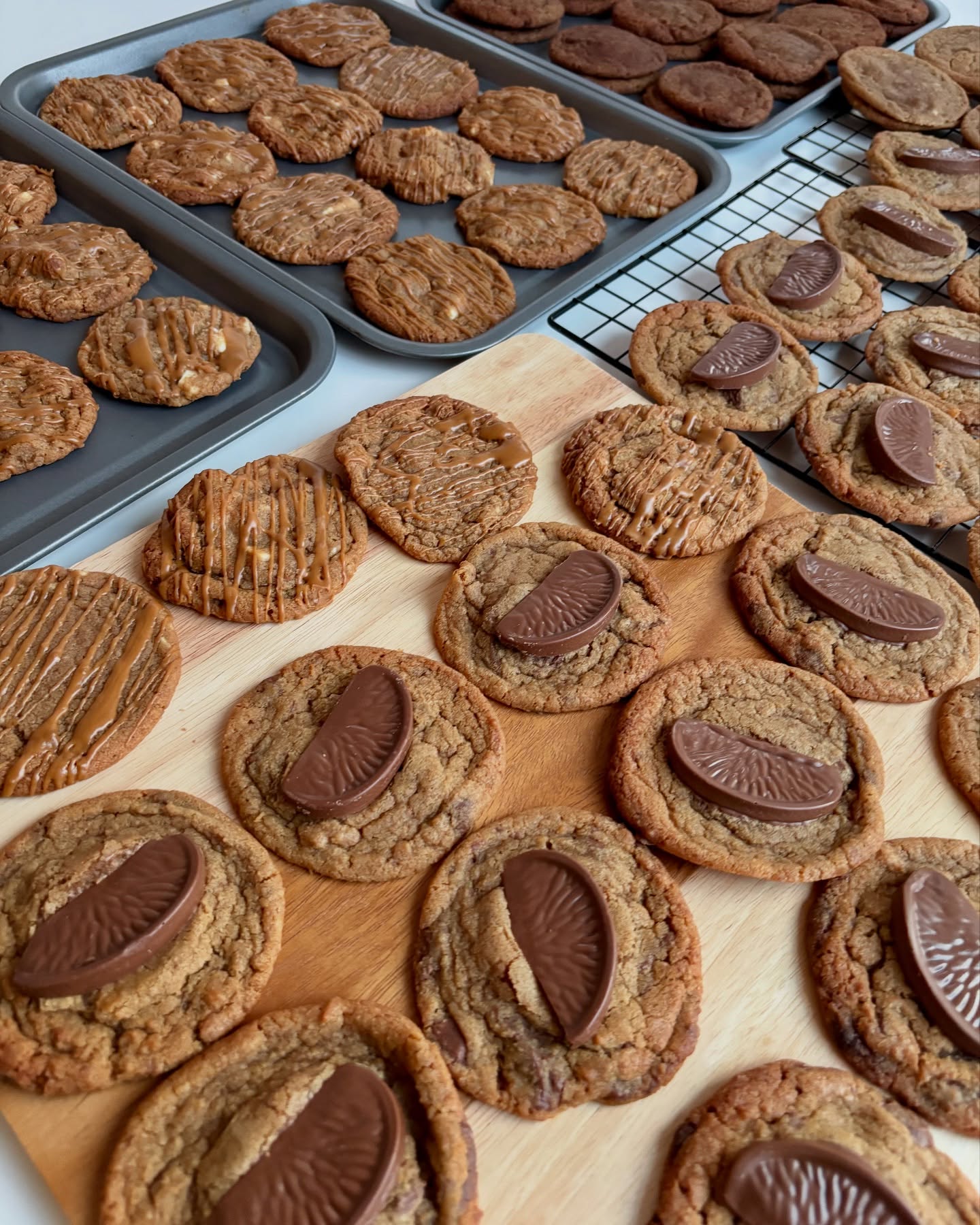 If you know, you know… 🍫🍊
Our Chocolate Orange cookie is hands‑down one of our favourite limited edition flavours – soft, chewy, and topped with a generous wedge of Terry’s chocolate orange.
And the best part? 👀 There’s a chance you could get your hands on it in our current giveaway! If you missed Sunday’s announcement, make sure you enter for your shot at winning this (or any of your favourite Cookied With Love flavours).
Any Chocolate Orange lovers among us? 🍫🍑🧡
#CookiedWithLove #ChocolateOrange #LimitedEditionCookies #SweetTreats #wearesoback