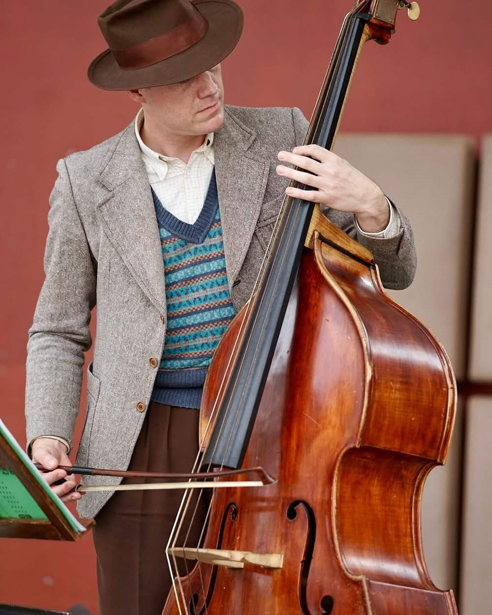 After setting up the stage and during the rehearsal before the performance with The Swing Dance Orchestra at the Wolkenturm Grafenegg/ Austria 🇦🇹
First 3 photos by @nataliyafenko,
last photo by myself
#theswingdanceorchestra #swing #bigband #wolkenturmgrafenegg #music #vintagefashion #1930s #doublebass #uprightbass #stringbass #fedora #hat