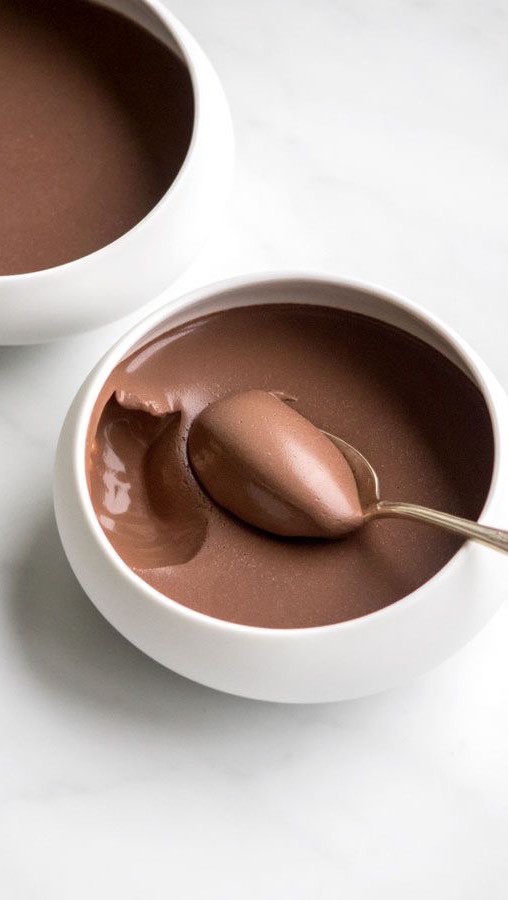 Crème dessert au chocolat 🍫
Rapide simple et efficace !!!
Et promis, on ne sent pas le goût de la coco ! 🥥
Pour environ 4 portions
- 400ml de lait de coco (en brique ou conserve)
- 1 tablette de chocolat (ici pâtissier)
À feux doux quelques minutes et au frais minimum 3h !
Dis moi en commentaire si tu as déjà testé ! 😋
#recette#cremechocolat#ideedessert#food#cuisine#healthyfood#healthyfoodporn#foodporn#foodlover#cuisinemaison#cuisinesaine#foodies#yumm