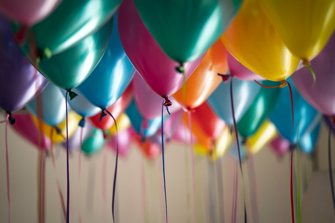 Balloon tails are the cherry on top of your celebration! Let’s make your event unforgettable! 🎈✨