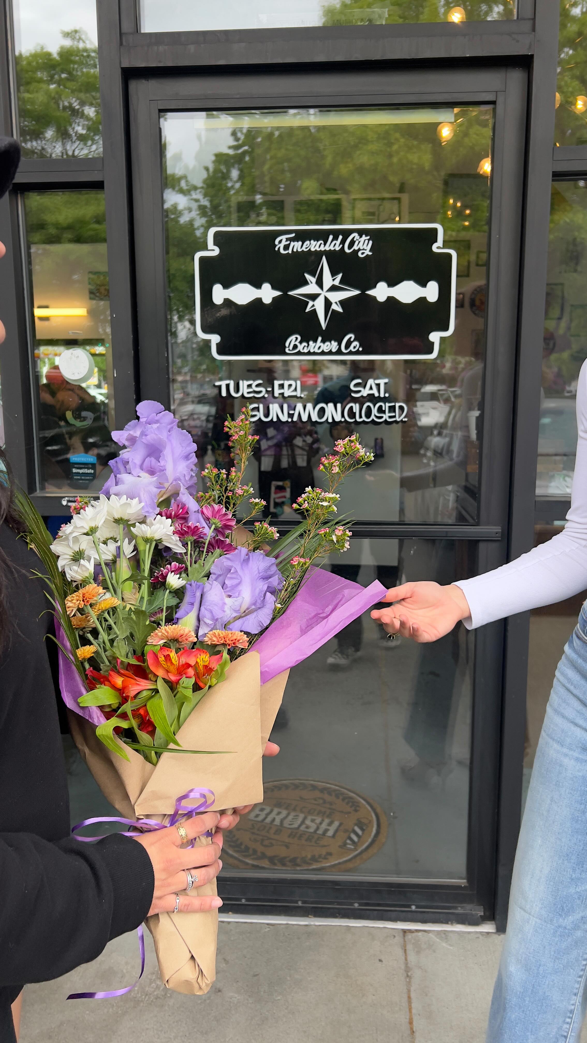 Our “oopsie” shirts re-printed in ivory are finally done! Thanks for your patience 🫶🏼 Pick-up will be available at our Georgetown location starting tomorrow (7/31) or DM us your address to ship it out tonight!
Haven’t copped yourself an ECBC anniversary sticker pack or t-shirt yet? Might as well swing by and pick one up tomorrow while our @krispykreme delivery lasts! 😋
#emeraldcitybarber #seattlebarber #seattle