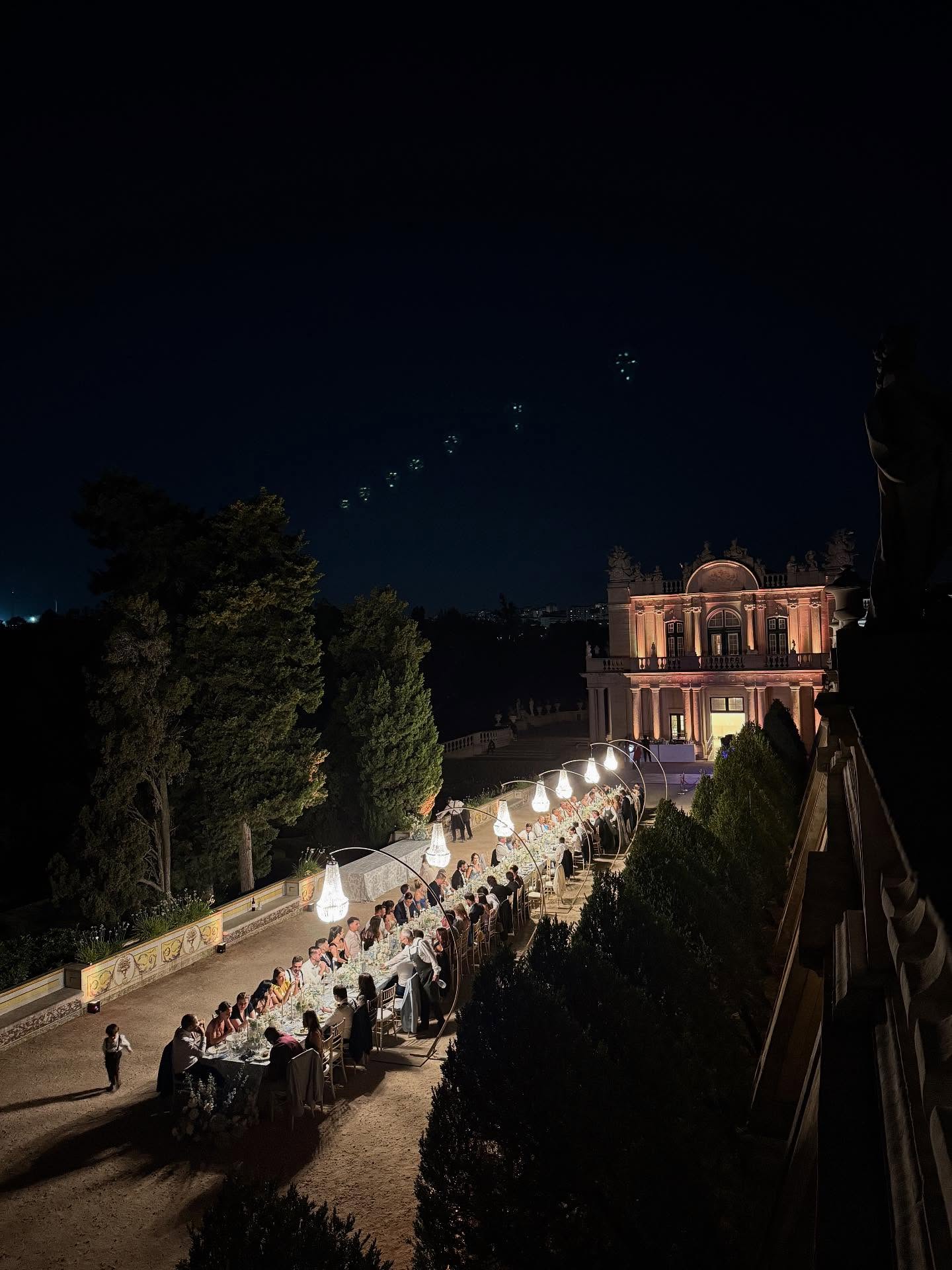 Being in this Palace for a wedding it’s amazing!! This one was at Palácio Nacional de Queluz, and it’s was the perfect scenario for this couple wedding 👰♀️🤵#destinationwedding #destinationweddingdj #weddinginpalace #weddinginportugal #dreamweddings #dreamvenue #weddingdj #weddingdjs #eventdj #diogoferreiradj #badmaria #palacioqueluz #weddingsinportugal