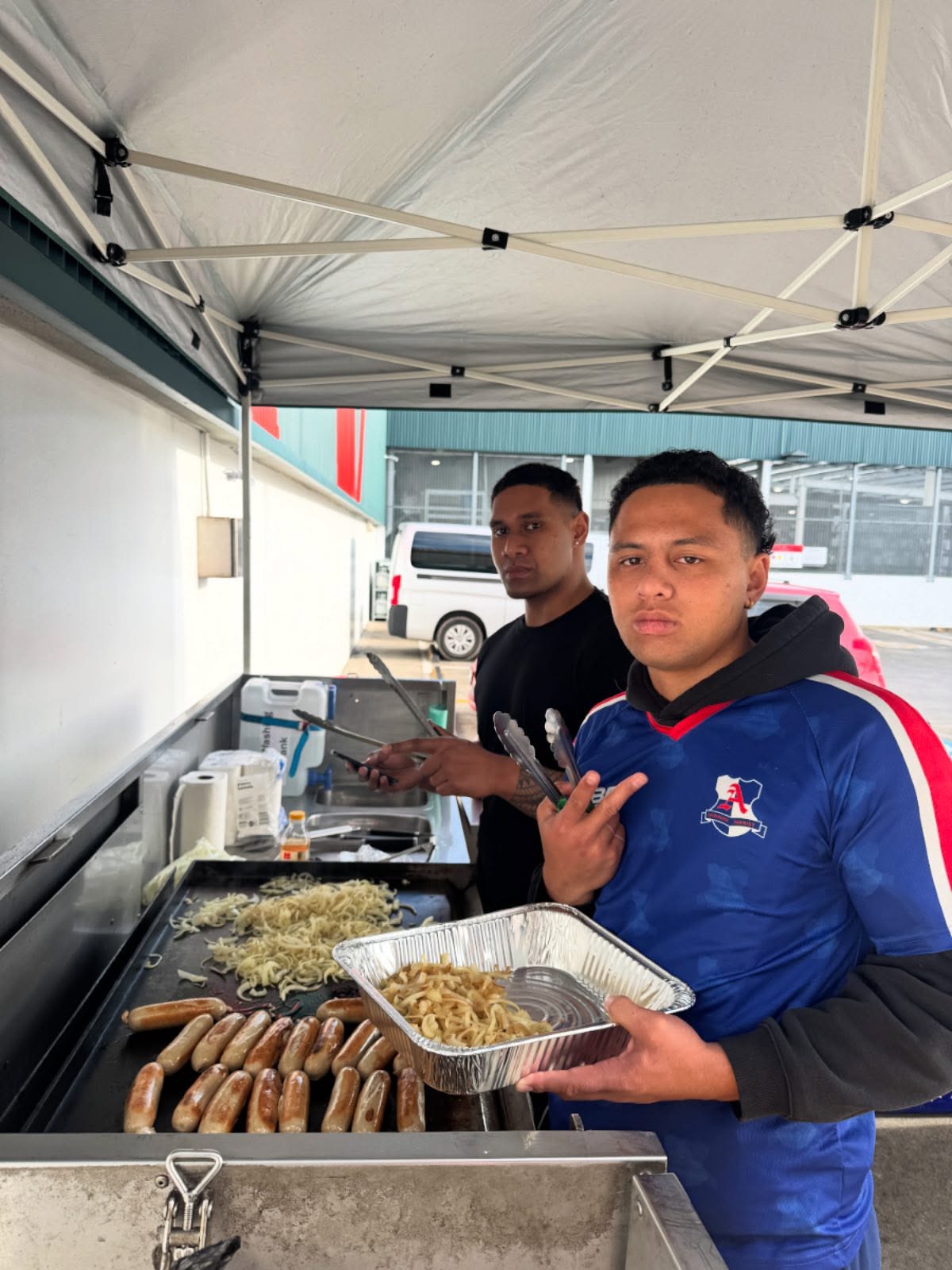 We at @bunningsnz Takanini today fundraising for our club.
Come down, grab a sausage sizzle and support! Here till 4pm.
Thanks to PaknSave for the support 🙏