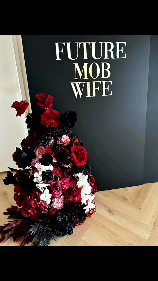 A touch of glam, a hint of drama — just the way she wanted it. 💋🖤🌹
@amity_events invited us to create custom florals for this unforgettable bachelorette celebration, and we loved bringing the Mob Wife vibe to life.
Velvety reds. Jet black. Luxe, moody, and unapologetically bold.
Styling + concept + backdrops: @amity_events
Faux florals by @decodays
#MobWifeAesthetic #BacheloretteBackdrop #FauxFlorals #ArtificialFlowers #MelbourneEventStyling #PakenhamFlorist #DecoDaysFlorals #AmityEvents #BacheloretteInspo #BridalShowerBackdrop #LuxuryFauxFlowers #CustomEventStyling #HensPartyStyling #HensNightDecor #MelbourneHensParty #StyledByDecoDays #EventFlorals #ArtificialFloralDesign #EventInspo #FauxBlooms #EventDesignAU #FloristAustralia #CollabStyling #MobWifeHenParty #BoldEventStyling