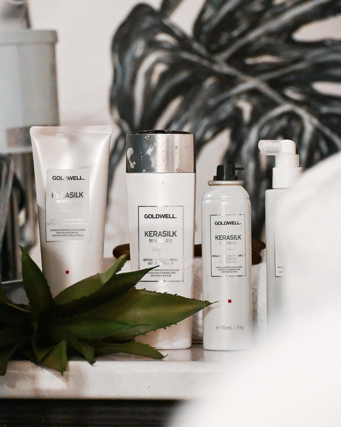 Our Japanese head spa is done with the best products 😍 @goldwellsouthafrica
You’ll slip into heaven during this treatment …
📱 061 547 2924
#thevinepmb #thevinespa #spa #salon #thevinesalon #japaneseheadspa #haircare #goldwellhair #hairtreatment