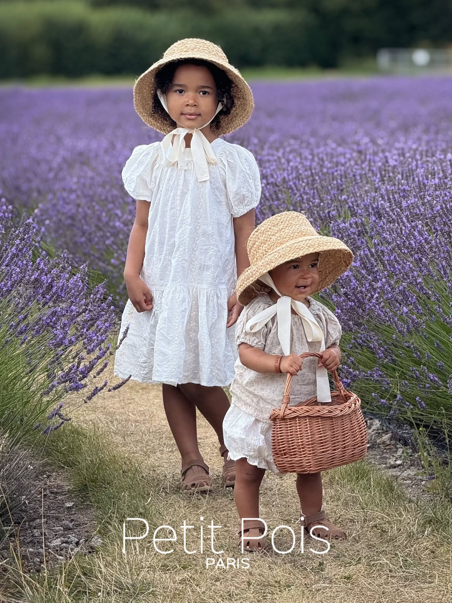 Summer time in the lavender field
#lavenderfields #babyclothes #provencealpescotedazur #dressgirl #kidsclothes #koreanfashion