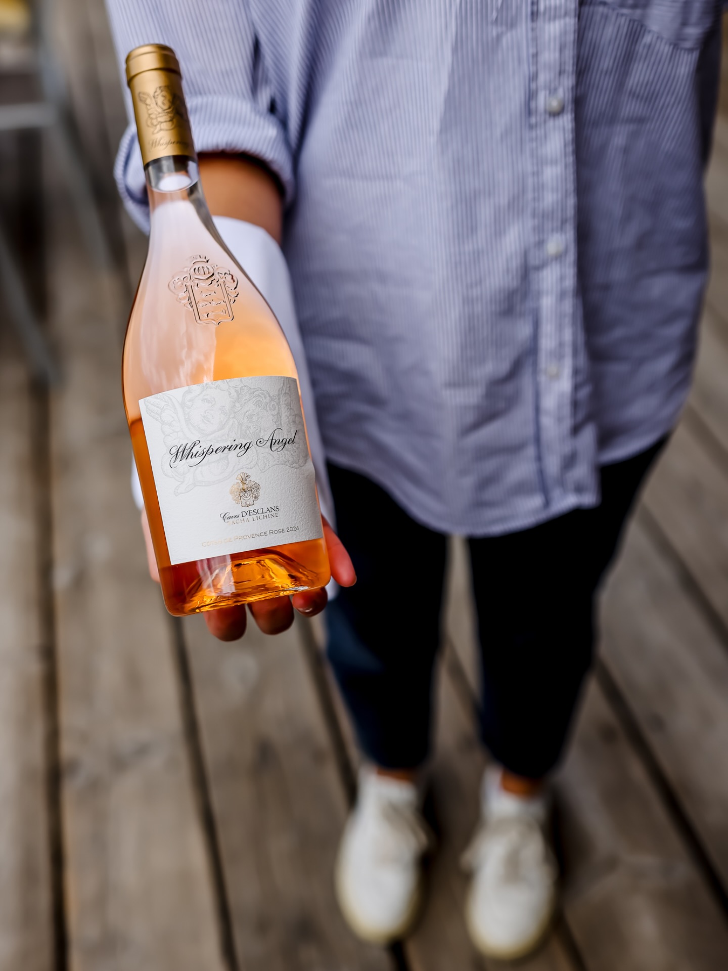 It‘s ROSÉ o‘clock🍷
@stueva_arosa
#rosè #whisperingangel #sommerwine #arosa #arosalenzerheide #sommerinthemountains #bergrestaurant #graubünda #graubünden🇨🇭