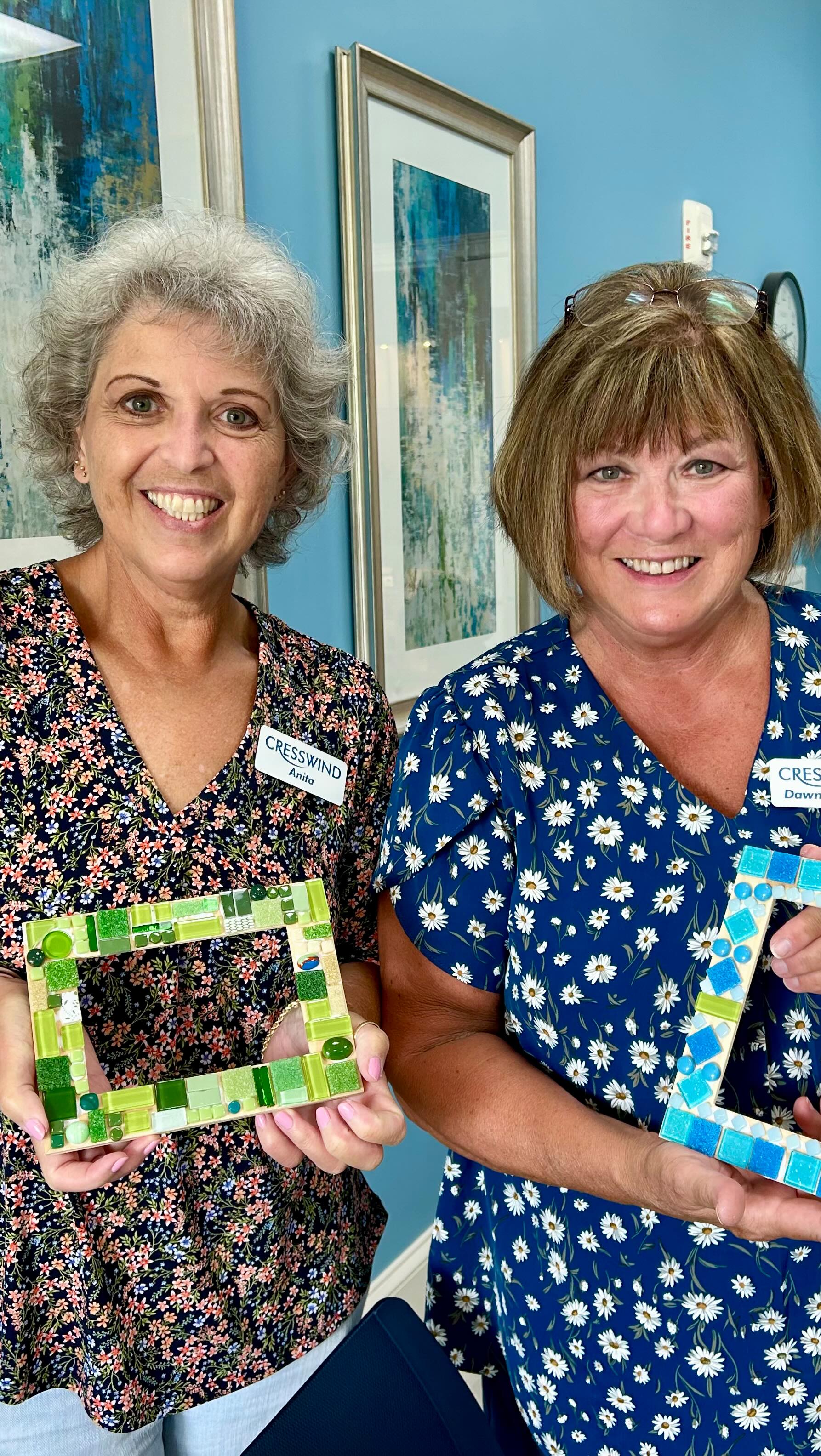 What a fun day with this powerhouse crew of amazing ladies!
Check out all these one-of-a-kind picture frames they created!
Want to host your own private workshop? Message me to book yours!
#mosaicos #mosaicosdecorativos #guildofcharlotteartists #mosaicartist #mosaicteacher #mosaicosbrasil #thingstodoincharlotte #mosaicsbymima #mosaiccraft #charlotteartists #mosaicfriends #ncartists #mosaicframe #arttherapylife #mosaiclife #artteacherlife❤️