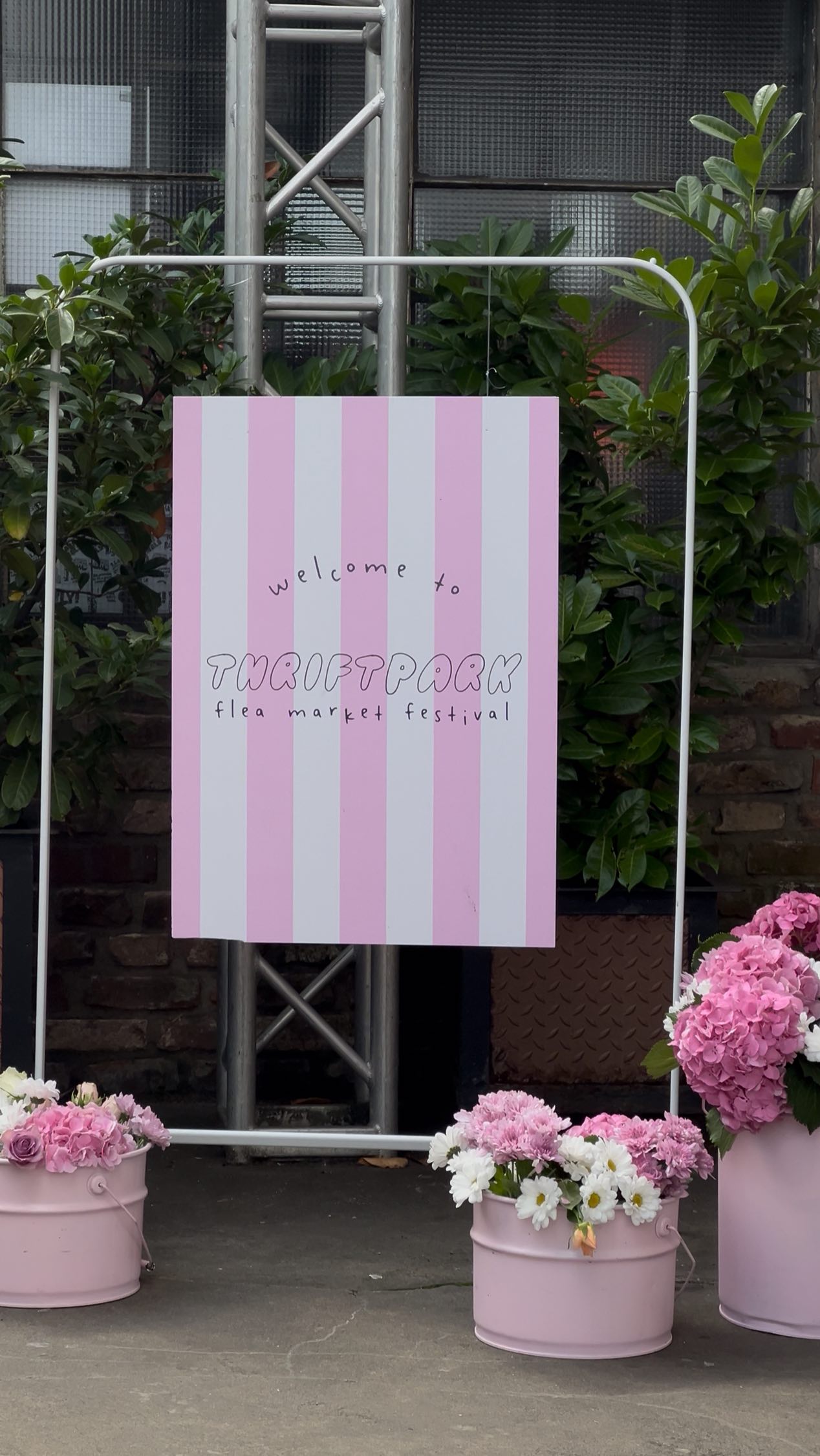 Recap Thriftpark 🫧✨💖 - unsere Location war mit so viel positiver Energie gefüllt, thank youu🫶🏼
#diehalletor2 #thriftpark #vintageshopping #köln #flohmärkte #fyp #eventlocations #foryou