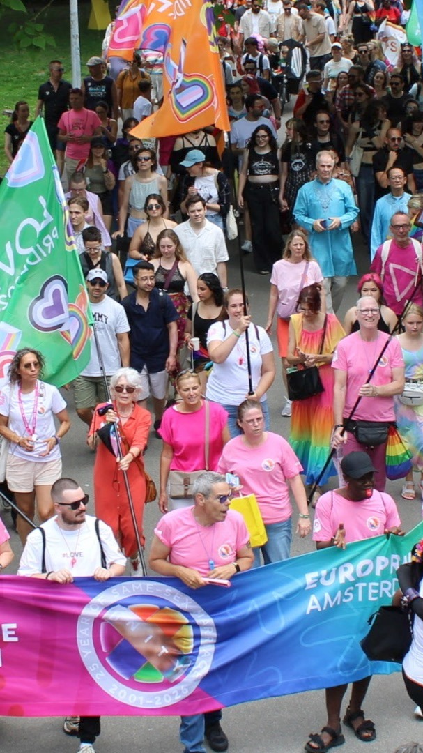 📣Wij zijn #streapp en tonen content van ooggetuigen. Bekijk de compilatie van afgelopen week. Nieuwsgierig naar het platform wat wij ontwikkelen? Volg ons!
#ooggetuige #p2000 #112fotografie #brandweer #ambulance #politie #berging #watiseraandehand #hulpverleners #rijkswaterstaat #handhavers #evenementenfotografie #pride🌈 #pridemonth #prideparade #voorburg #katwijk #nuenen #harlingen #leeuwarden #ámsterdam #meeden