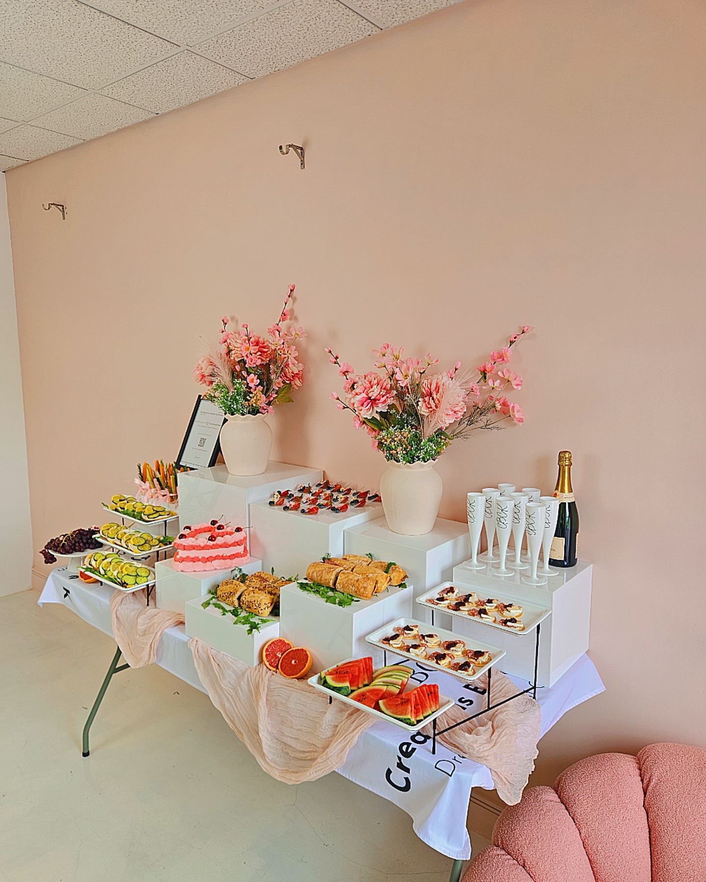 The Fusion of Content & Flavour 💖
Our Premium Platters Setup for @creationsbychloek Influencer Event ✨