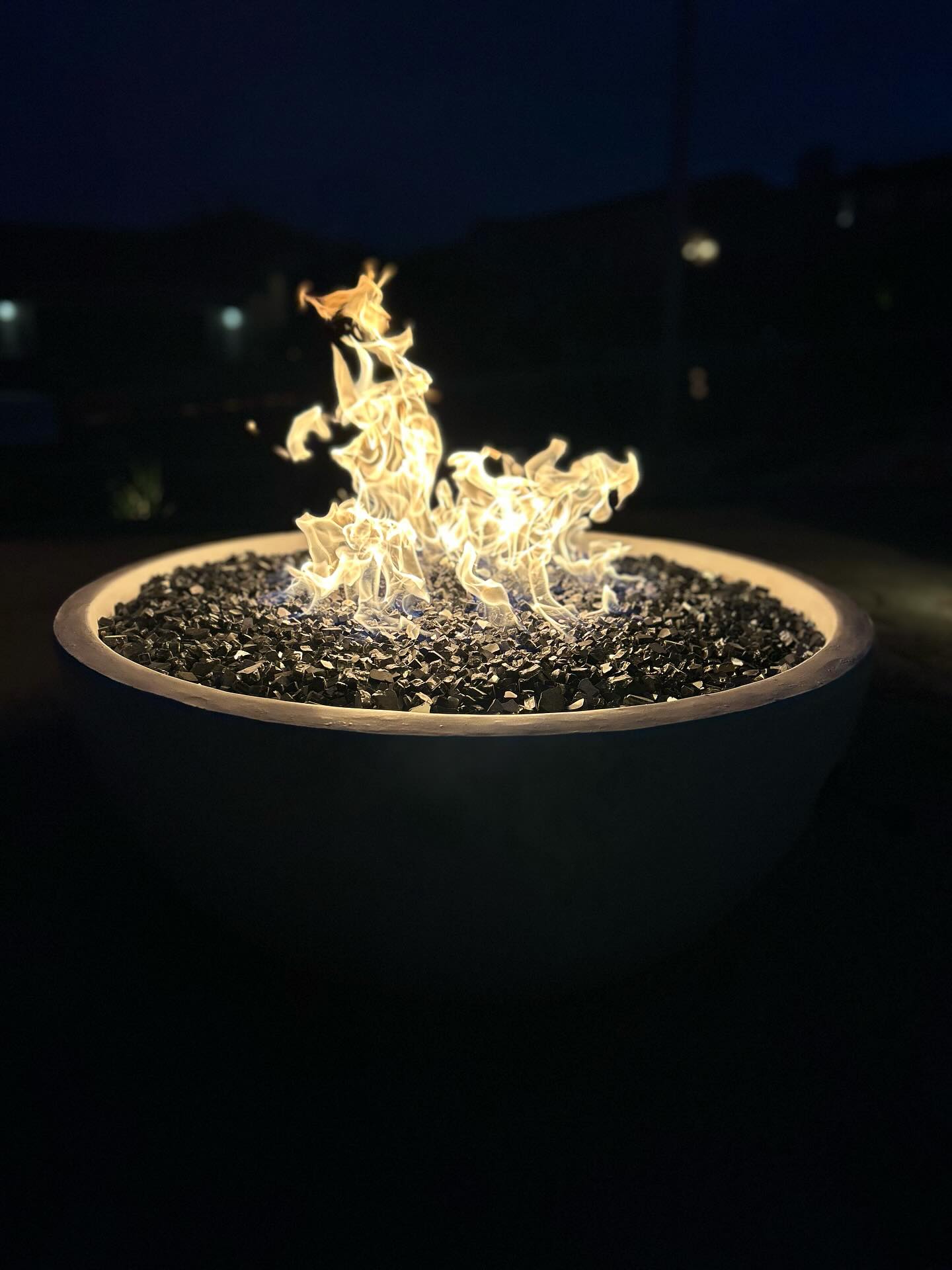 Custom fire bowl for the cold coastal evenings🔥
.
.
.
.
.
#fire #FamilyOwned #art #beach
#california #luxurylifestyle #harttoheartlandscaping
