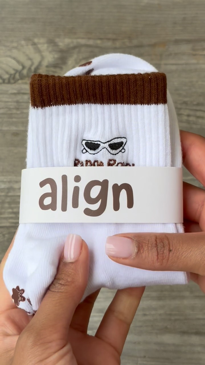 Discover our Range Rover Mom grip sock!
â
comfortable
â
strong grips
â
one size fits all
#fyp #unique #gripsocks #pilates #reformerpialtes #reformer #matpilates #workout #new #product #brown #pilatesaesthetics #model #haul