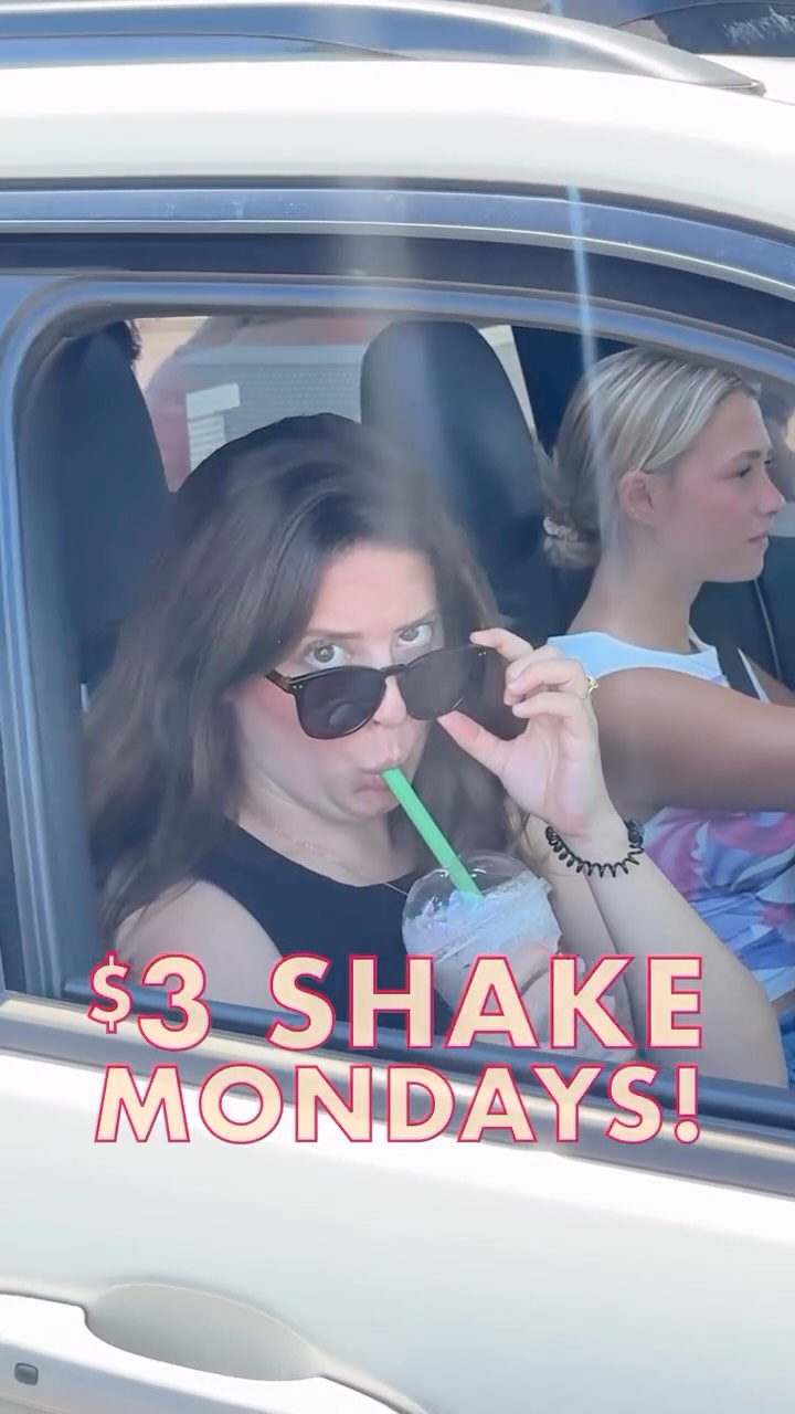 Who needs “Orange Mocha Frappuccinos” when you can have $3 Shake Mondays!!! 🥤🫶🍦 $3 shakes. Every Monday. All day. All flavors.
Limit 4 shakes per car.