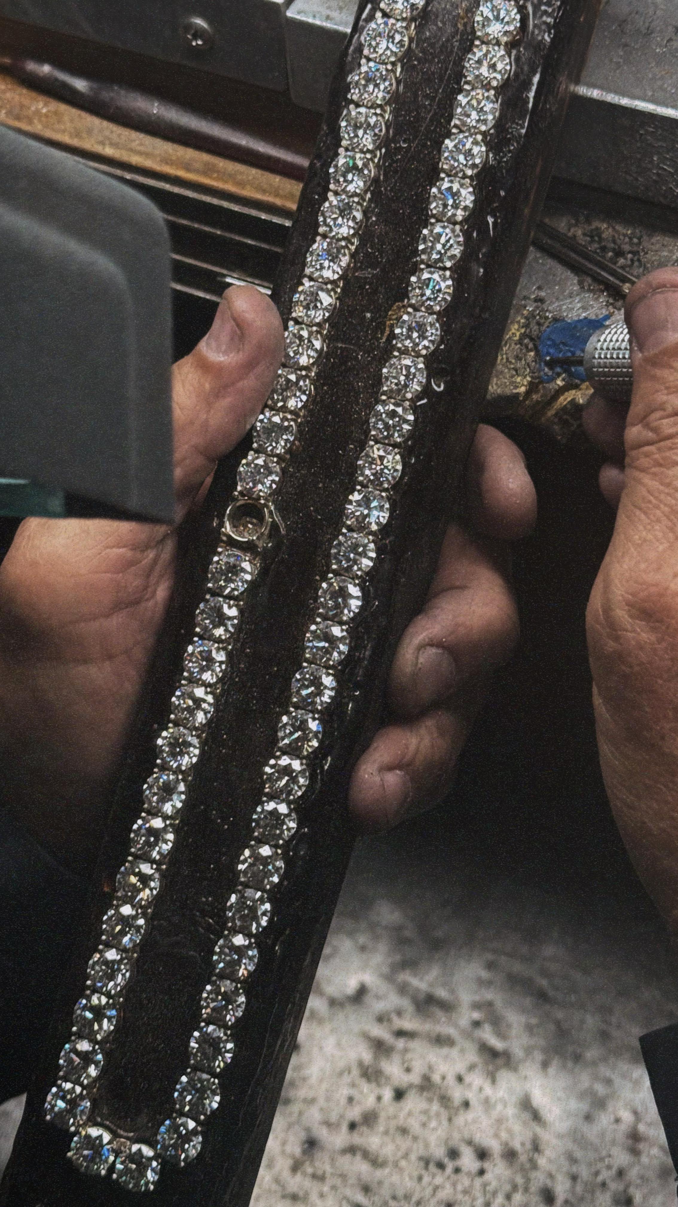 💎 171ct Lab Diamond Masterpiece 💎
Each of the 3ct stones in this stunning necklace was meticulously hand-set in pure 14kt solid white gold. Crafted entirely in-house, this piece is a true testament to precision, elegance, and expert American craftsmanship.
Every detail—cut, setting, and finish—was executed to perfection.
Made in the USA, with love and mastery.
#LabDiamondLuxury #MadeInUSA #FineJewelry #StatementNecklace #WhiteGoldElegance #InHouseCraftsmanship #3CaratMagic #oconjewelry