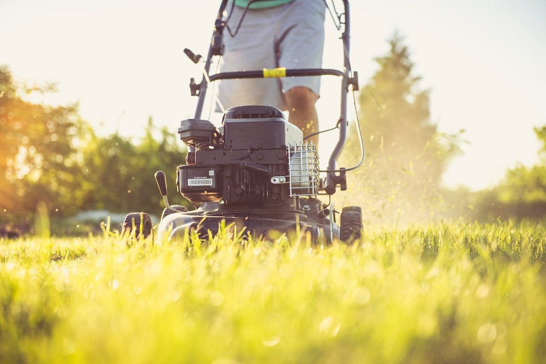 Tired of pushing that mower all day? Give us a call we can take care of all your lawn and landscaping needs!
https://www.rfr.bz/i59fc4c
#lawn #terrehaute #mowing #summer #yardwork #lawncare https://www.rfr.bz/i59fc4c https://www.rfr.bz/i300d48