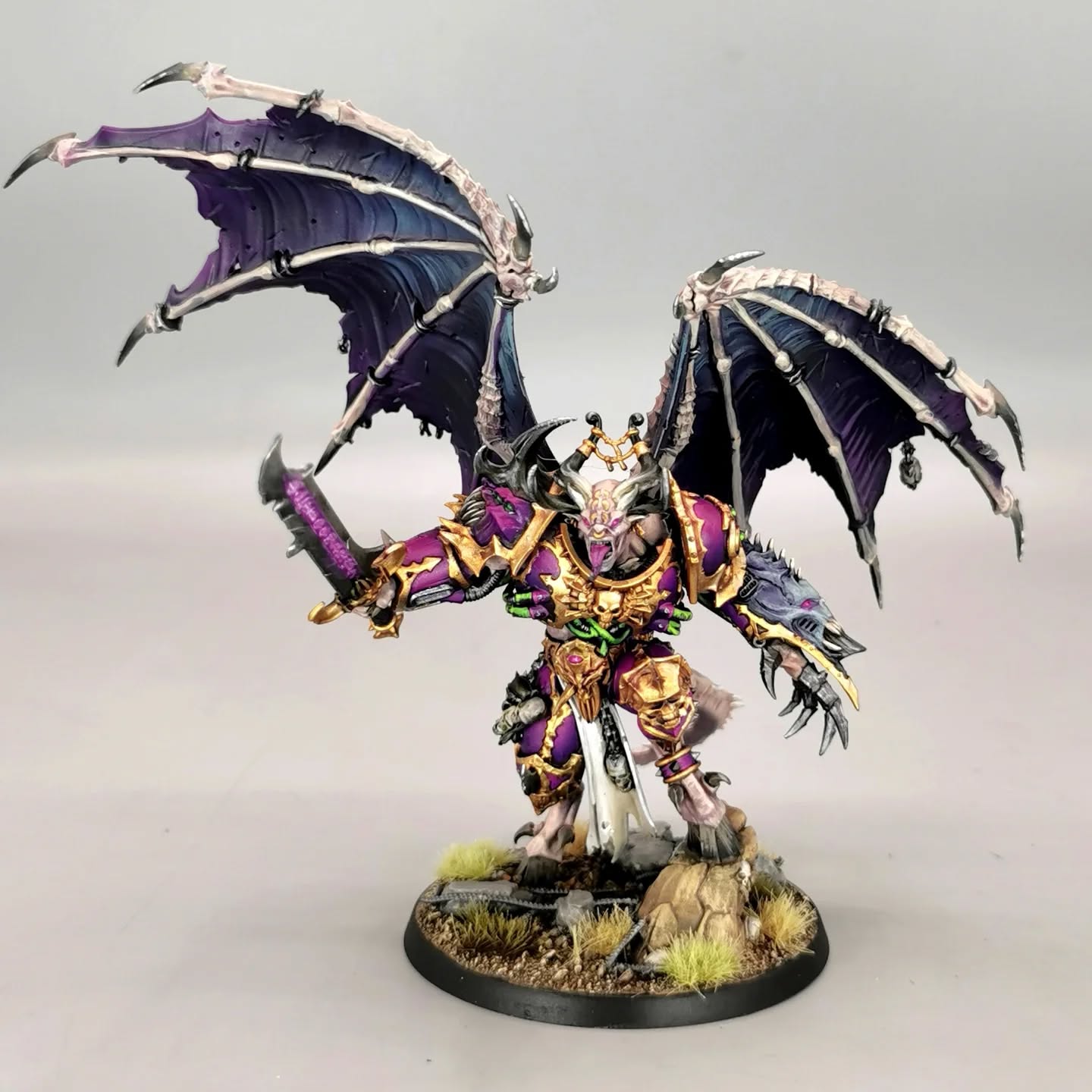 Prince Démon du Chaos
Armée Emperor's Children 40k
Table top +
Niveau Confirmé
Schéma imposé
#demon #deamonprince #princedemon #chaos #chaosarmy #chaos40k #paintingchaos #paintingwarhammer #paintingwarhammer40000 #warhammerchaos #warco #Warhammercommunity #emperorschildren #emperorschildren40k #emperorschildren30k #spacemarine #spacemarines #chaosspacemarines