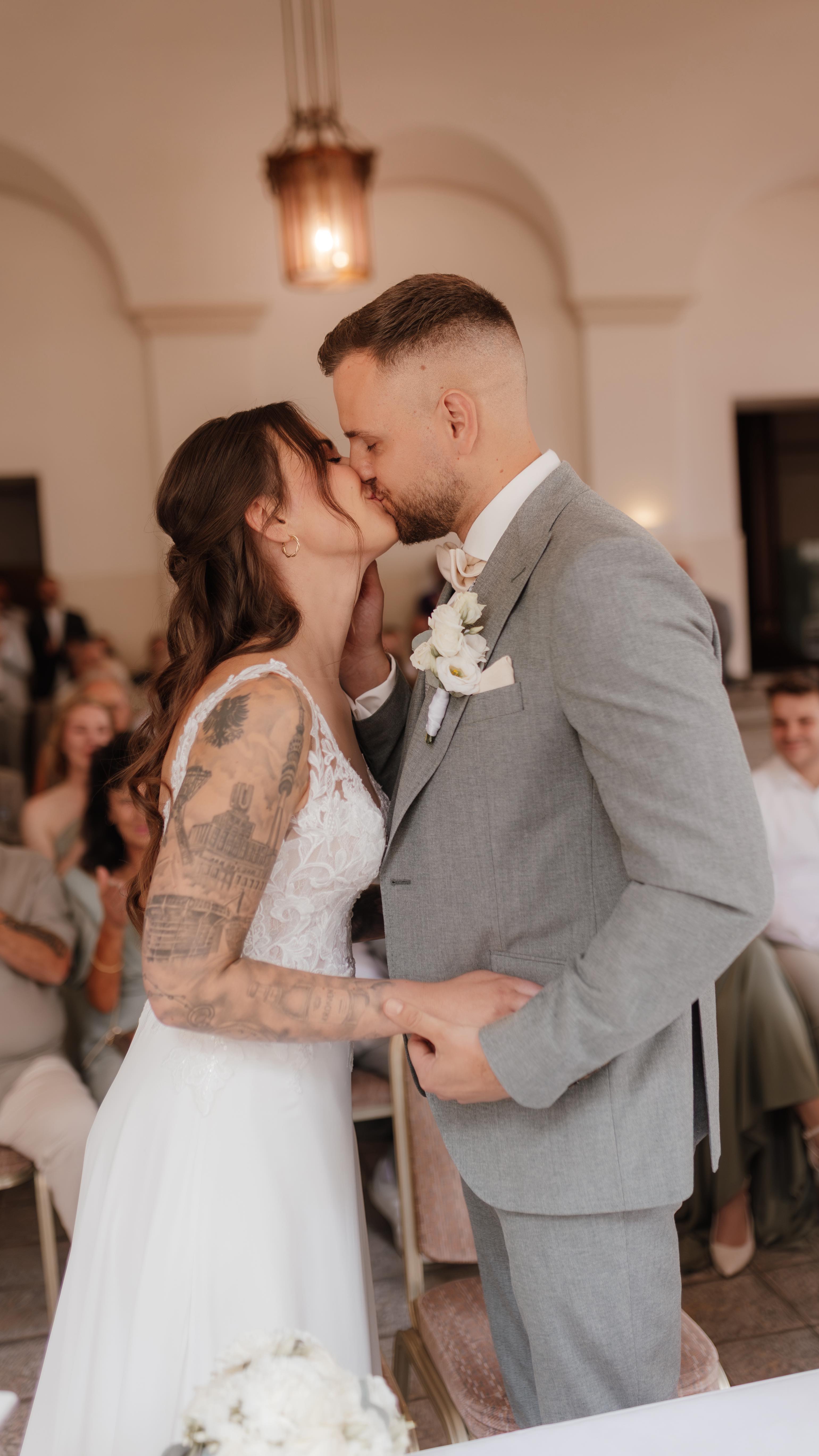 What I did the last few weeks? WEDDINGS 🤍