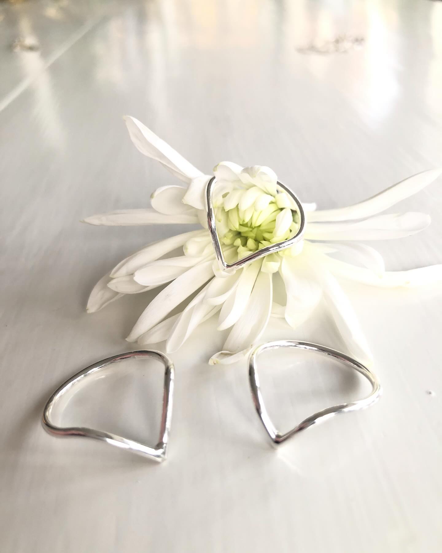 Idag söndag är butiken öppen mellan kl. 13.30-16. 🤍