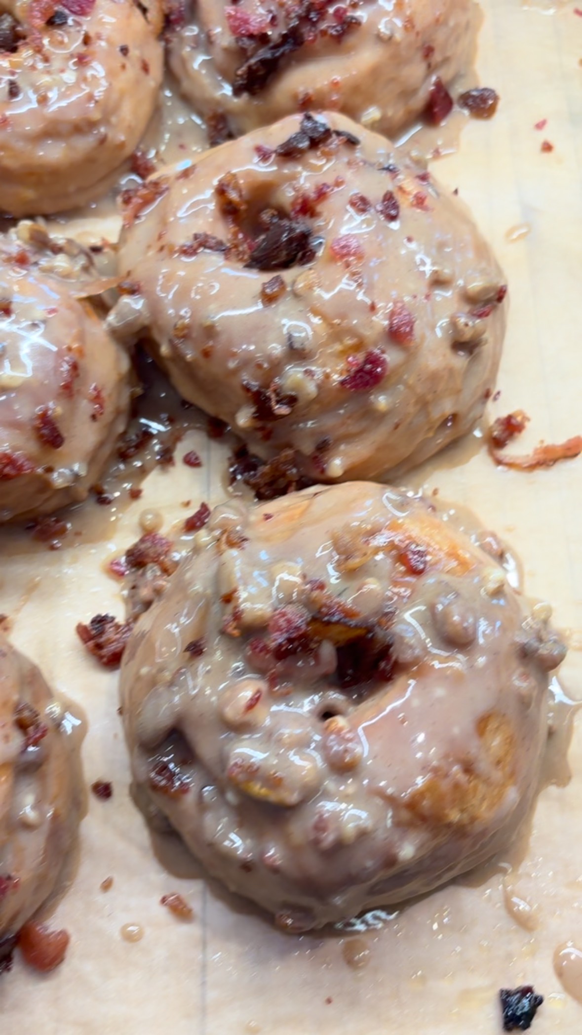 Brown butter bacon pecan cronuts🍩🥓#dallaschef #dallascatering #dfwcatering #dfwchef