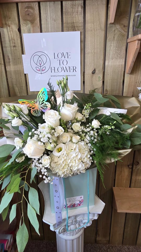 THE WHITE EDITION WITH ADDED BUTTERFLY 🤍✨️🦋
www.lovetoflower.co.uk