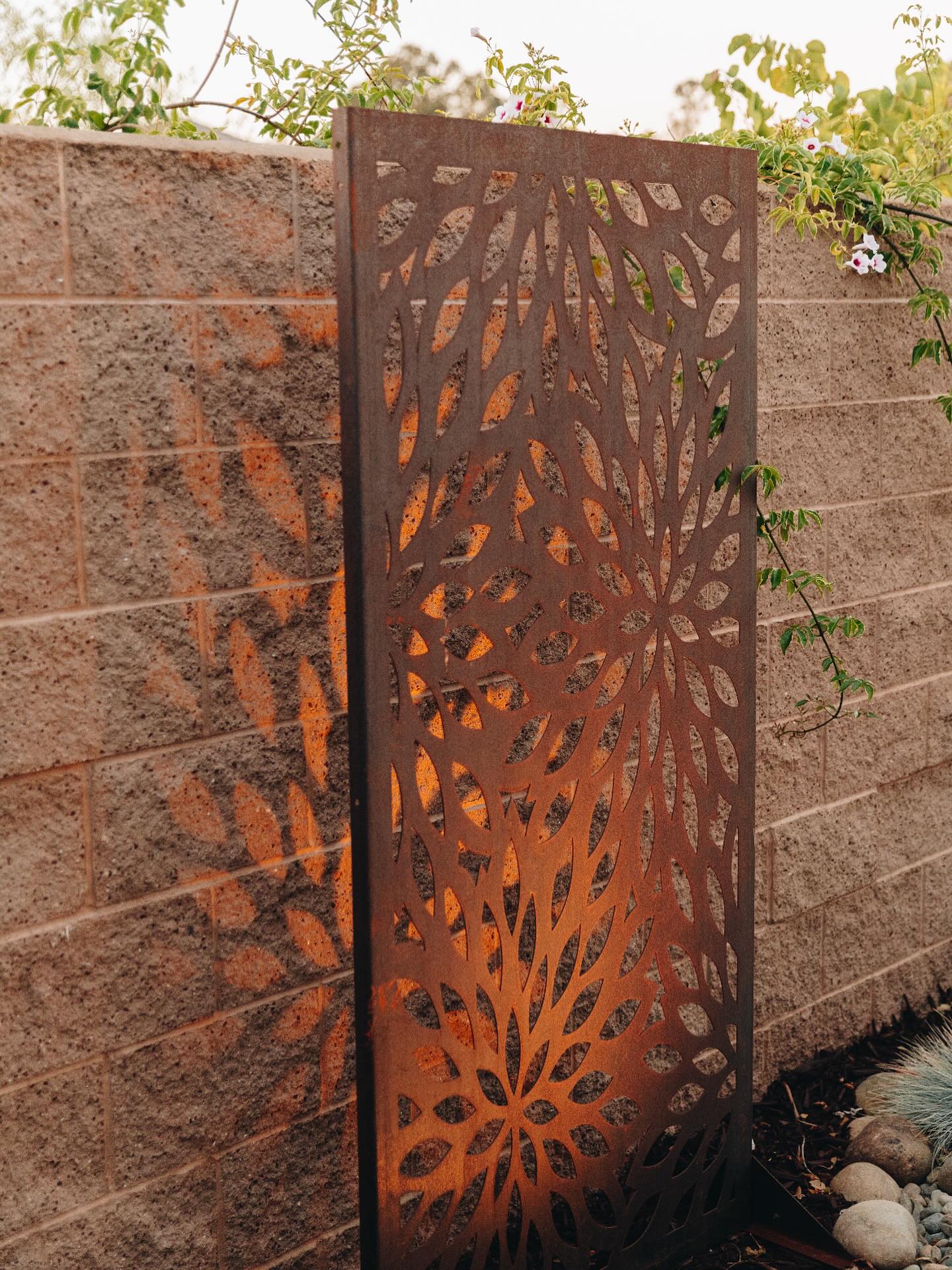 Flower panel & low voltage lighting✨
.
.
.
.
.
#borderconcepts #art #lowvoltagelandscapelighting #pasorobles
#landscaping #FamilyOwned