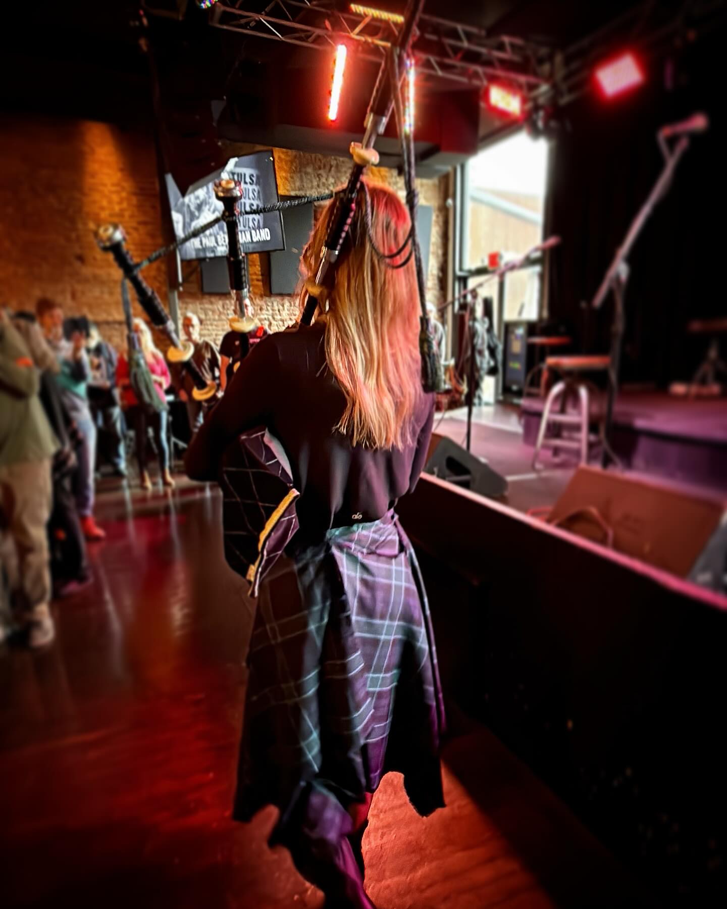 Such a special night at @thelariatbv honoring our friend. Thank you to @lemm1030 for all your work in organizing
#bagpipes #bagpiper #bagpipesrock #bagpipesanddrums #bagpipers #bagpipemusic #alpinebagpiper #music #celticmusic #salida #buenavista #bagrock