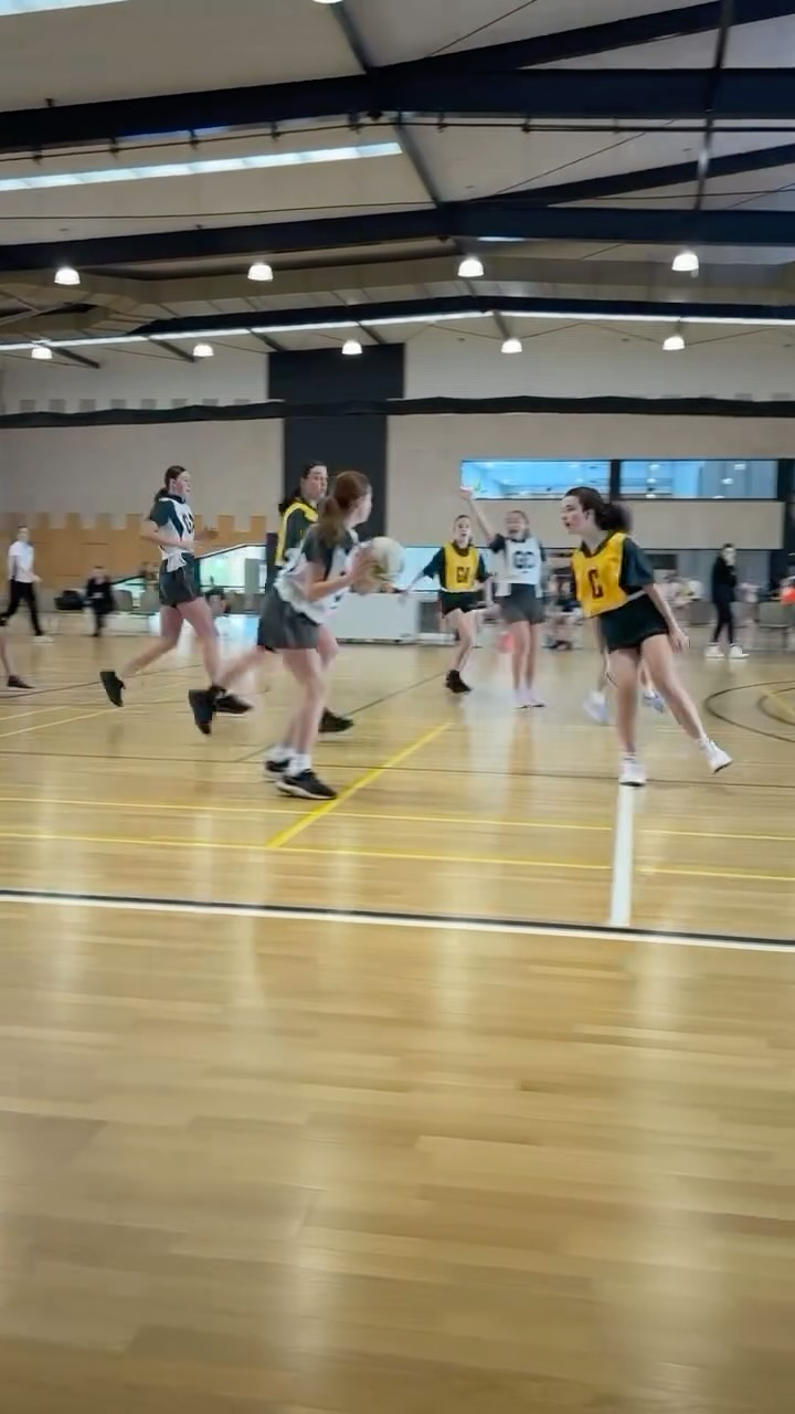 Good luck to the girls competing in the Nillumbik Division Netball round robin today!
Go St Thomas!