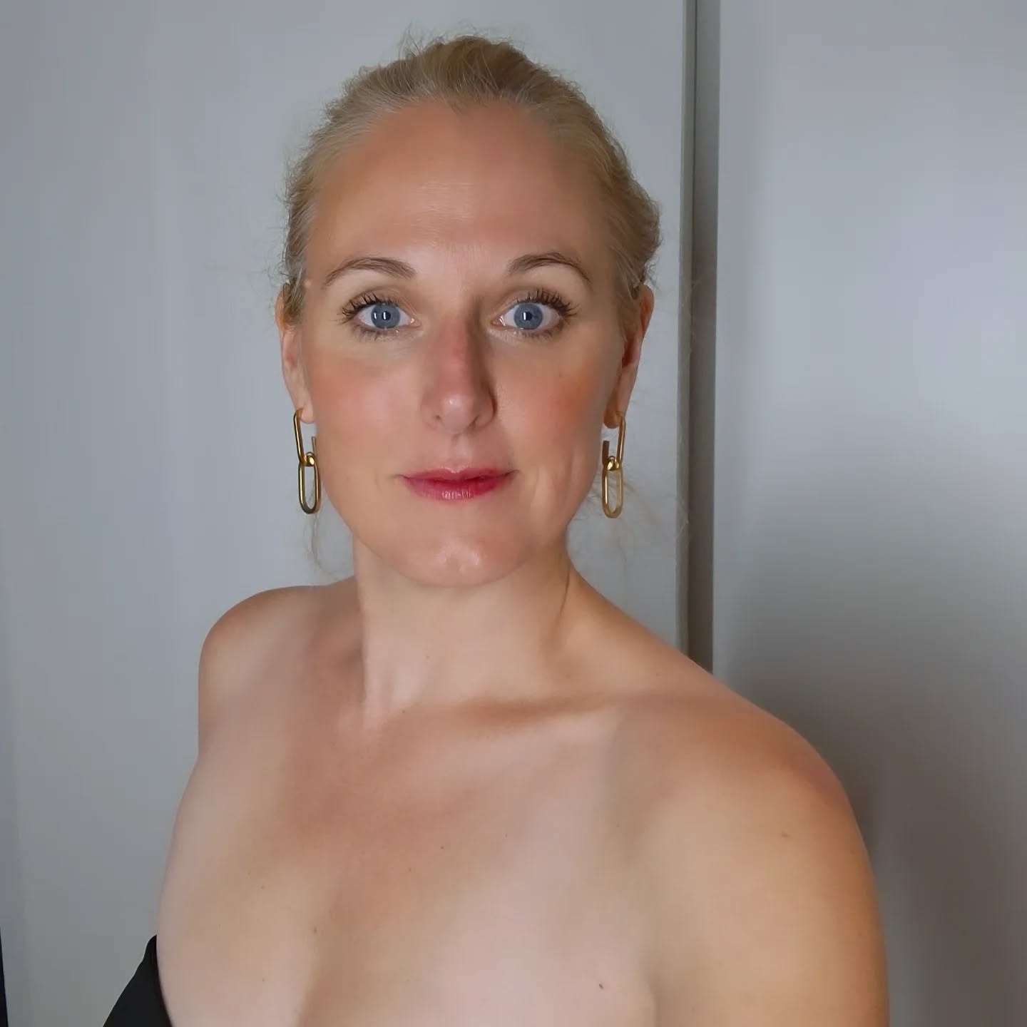 Festival de Verbier! Après le messe en Si de Bach, prête pour le Stabat Mater de Rossini avec le @choeurdechambredenamur et pleins de beaux artistes. La montagne est belle et en plus je retrouve une copine @lucieleguayconductor 😍