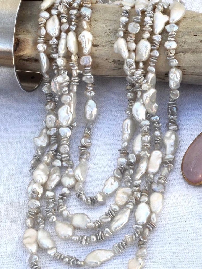 We know this season can be a bit of a whirlwind. So let’s keep our jewelry easy-with light and bright pieces that feel just right for now.
✨
We’re spotlighting silver toned styles that shine in the summer light: silver hoops made from reclaimed rattan, a glowing keshi pearl infinity necklace, and a swirl shell ring made for mermaid daydreams. Plus, open-work silver bands and stackable bracelets you’ll reach for every day.
✨
Simple, luminous, and full of charm—just like summer should be.
Message us with questions and purchase these pieces at www.space85.com and in stories.
.
.
.
.
.
#space85jewelry #madeinnewyork #artisanjewelry #artistmade #newyorkjewelry #designerjewelry