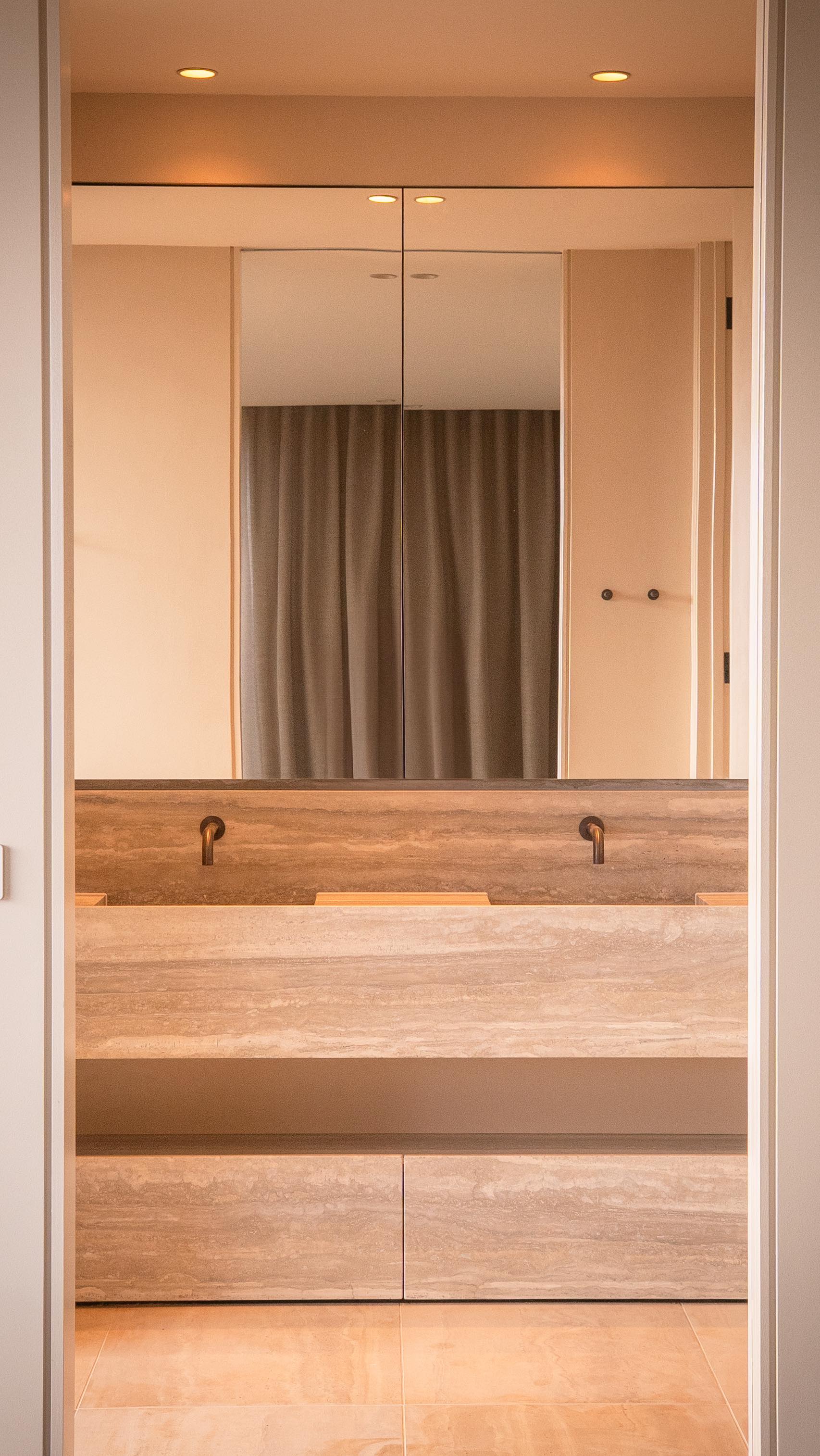 We promised to give you more content of the plumbing we completed for a recent stunning new build for @longpoint_building
Here it it is 📸🎥
This home is an absolute show stopper!
Thanks @kgmgcreative for this stunning videography
#newhome #australianlife #houseinspo #hepburnshire #buildinginspo #interiordesign #construction #macedonrangesplumber #macedonrangesroofer #homeamongthegumtrees #dayelsford