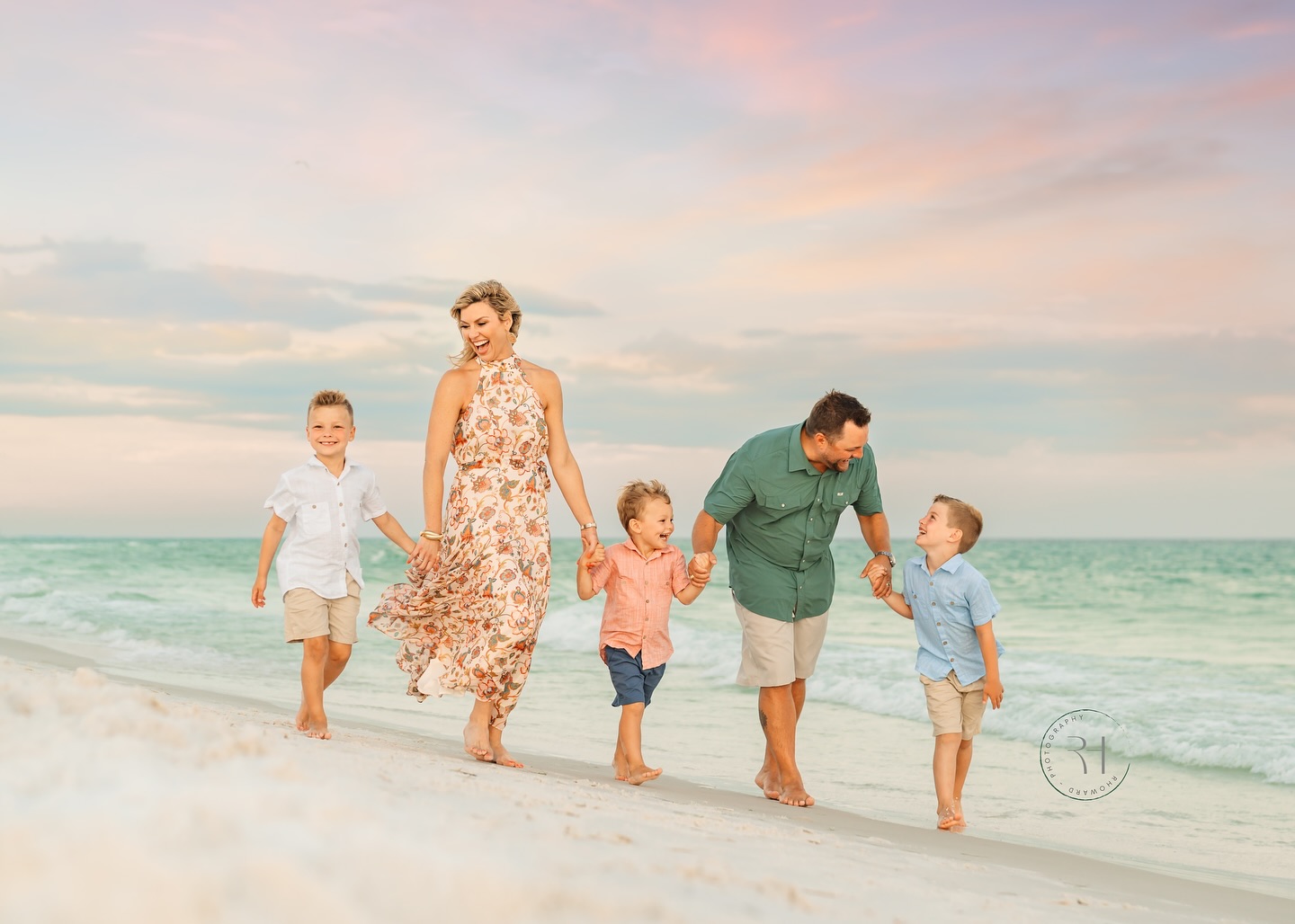 It’s all about family togetherness, colors and happiness! This shoot couldn’t have turned out better..... even with the blustery weather!
#obsessed #sneakpeek
#ThroughTheLens #memories #photography #familyportraits #RHphoto2019 #Destinbeach #Destinfl #destinphotographer #destinfamilyphotographer #fortwaltonphotographer #Sandestinphotographer #Nicevillephotographer #familyphotographer #30Aphotographer #seasidephotographer #Navarrebeach #Navarrephotographer #santarosabeachphotographer #childphotographer #seniorphotography #maternityphotographer #engagementphotographer #familyphotos #familyphotoshoot #photoglife #photographerslife #storytelling #sony