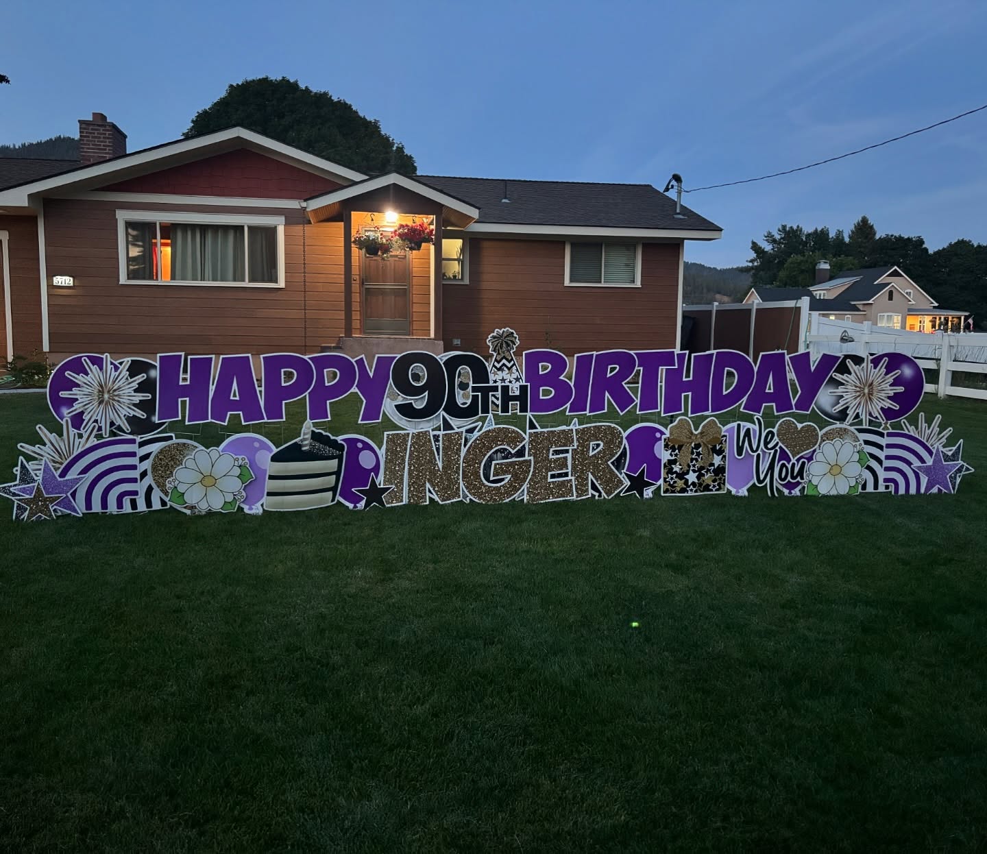 A huge thank you to @signgypsies_spokane for letting me borrow the purple and gold letters to make this 90th birthday sign sparkle!
Inger’s family pulled out all of the surprises to make her 90th birthday special and I’m grateful we were part of it.