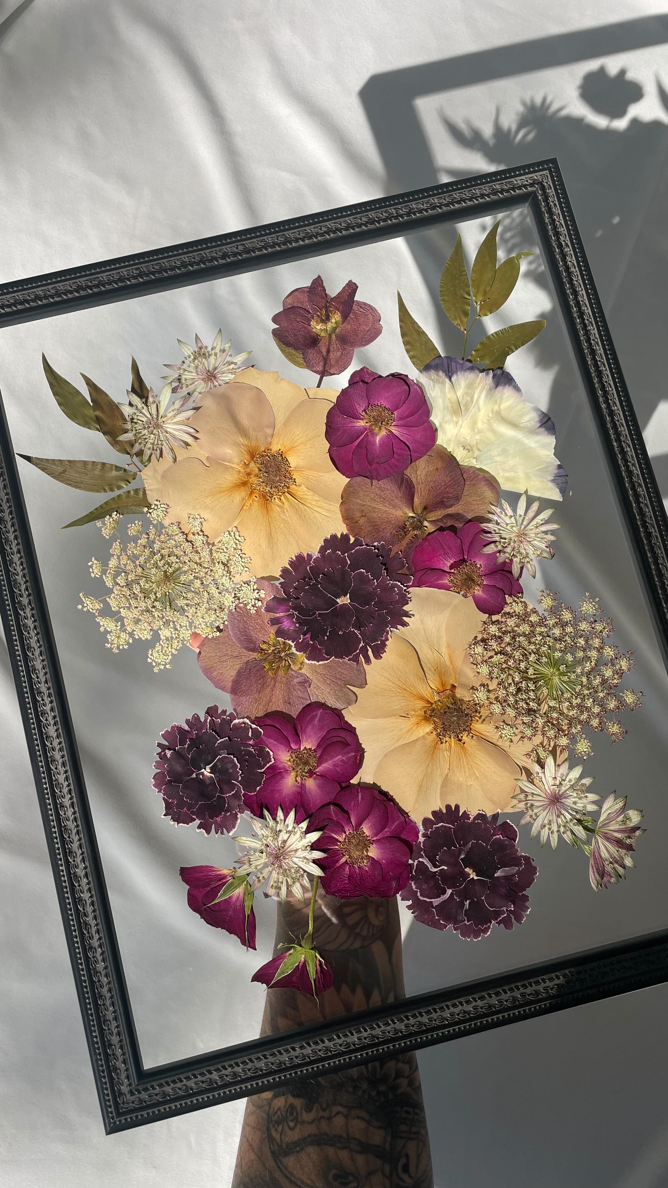 Some spring orders that have gone home recently. We have officially wrapped up April projects and are getting ready to start on my May brides!
✨
#flowerpreservation #floralart #heirbloom #creative #saveyourweddingflowers #richmond #virginia #rva #rvaengaged #rvaweddings #rvabride #rvasmallbusiness