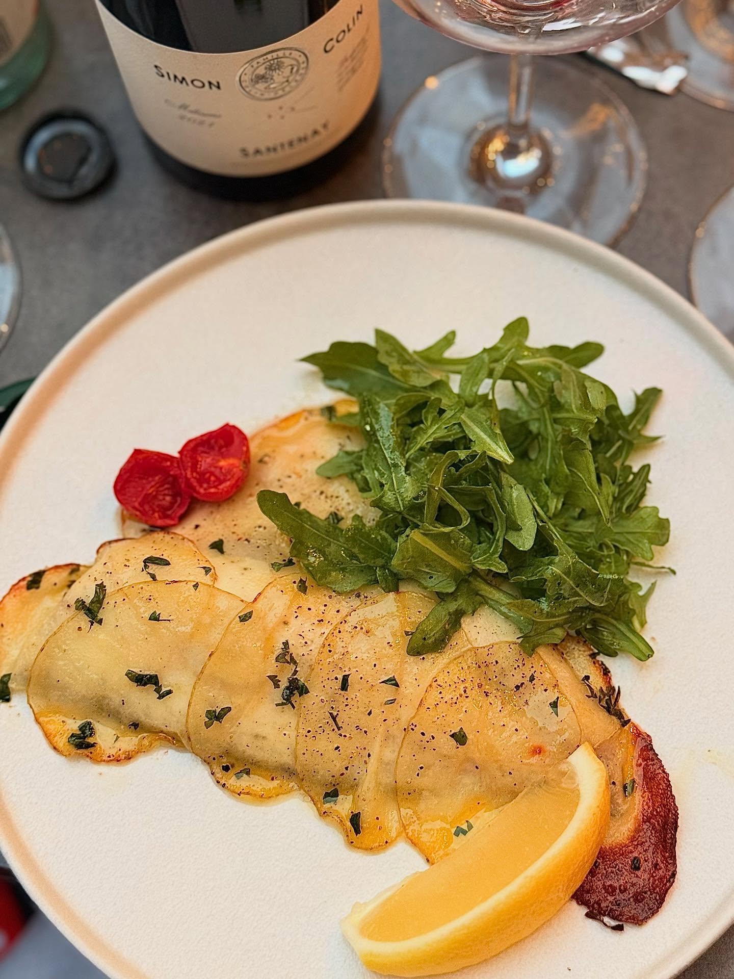 Line-Caught Sea Bream 🐟
Crisp potato shell, fresh rocket, and sweet roasted tomatoes – a perfect taste of summer.
Now on our summer menu at Dalla Terra.
#SummerMenu #SeaBream #FreshFlavours #DallaTerra
