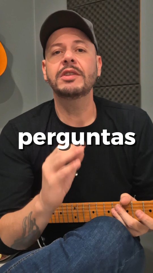 🎶 Tudo que você precisa para começar é a vontade de aprender!
Na Bravo, você vive uma experiência real com o instrumento que sempre sonhou e, ainda pode testar qual combina mais com você (ou até se apaixonar por mais de um, por que não? 😄)
Nosso prof. Rodolfo respondeu as dúvidas que mais recebemos por aqui, porque a gente acredita que aprender música começa com clareza, acolhimento e paixão.
💛 Estamos aqui pra te ajudar a encontrar o seu caminho musical.
👉 Agende sua aula experimental e comece essa jornada com a gente!