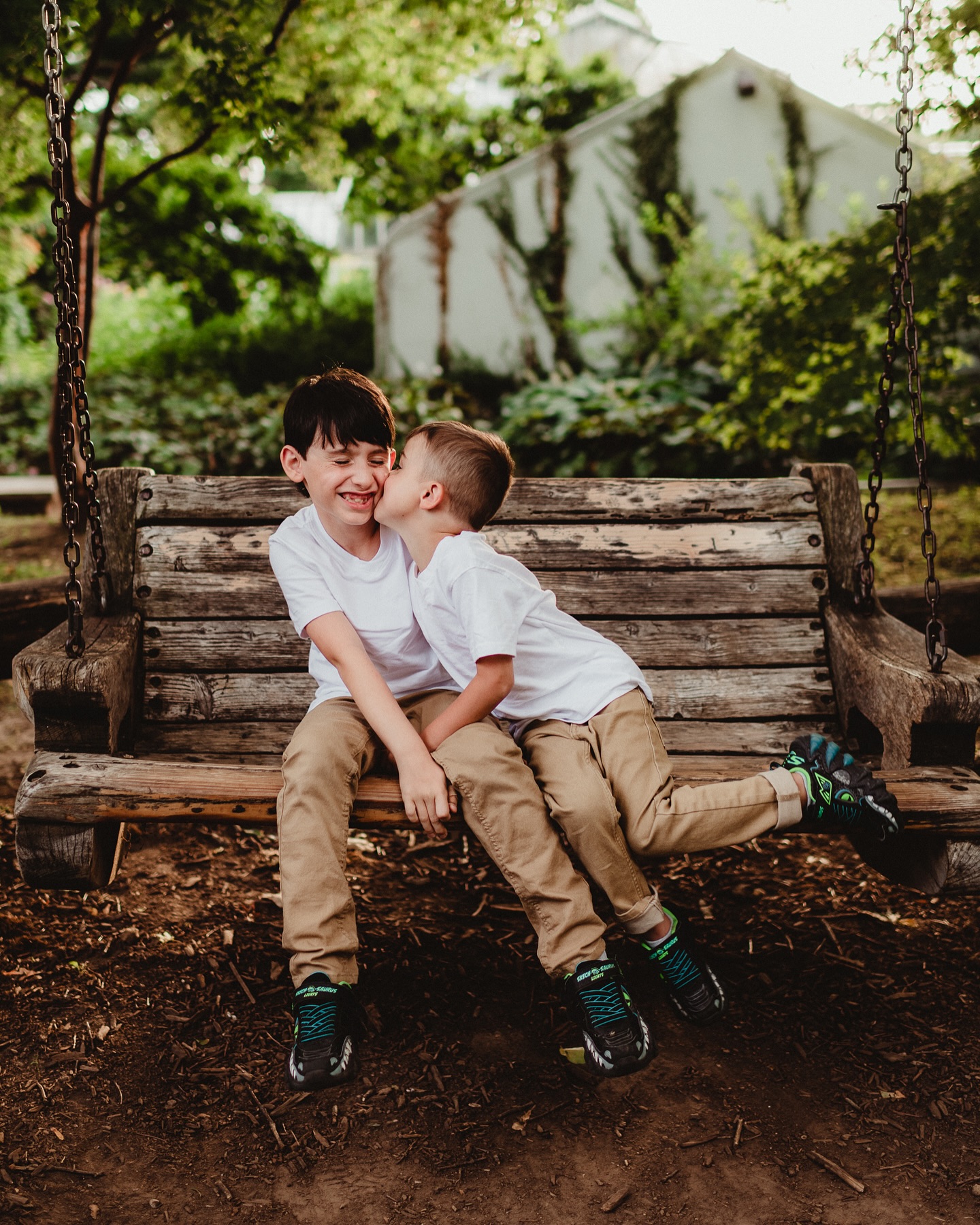 Now that’s some brotherly love! #brothers #rochesternyphotographer
