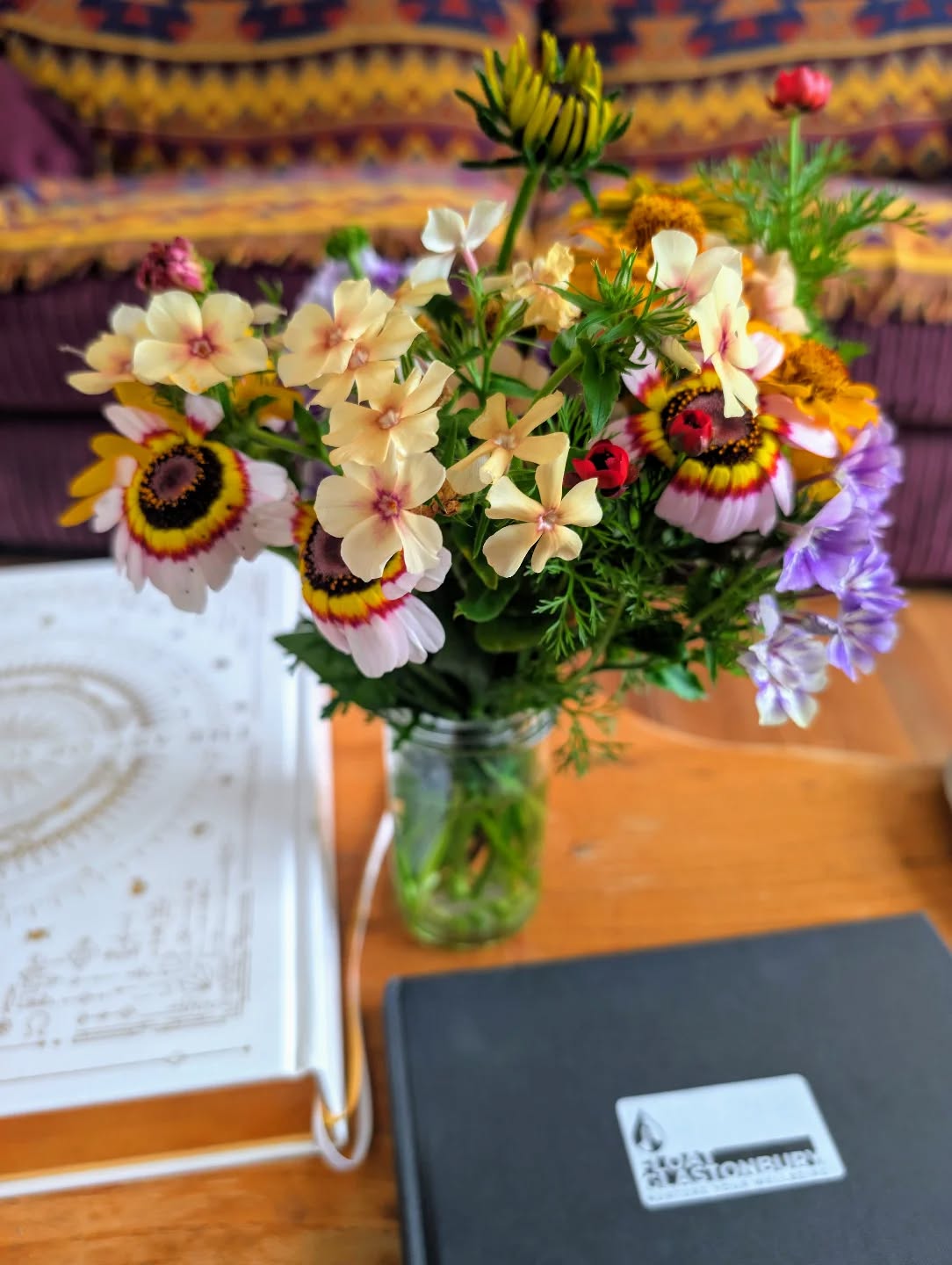 A bunch of radiant flowers were gifted to the centre by a local regular and we enjoyed a salad from her garden for lunch too!
Delicious home grown delights, grateful for summer's bountiful state and we're happy to see more floaters walking to their sessions in this lovely weather.
We do try to encourage walking or cycling where possible, especially after floating to prolong the floaty state ๐