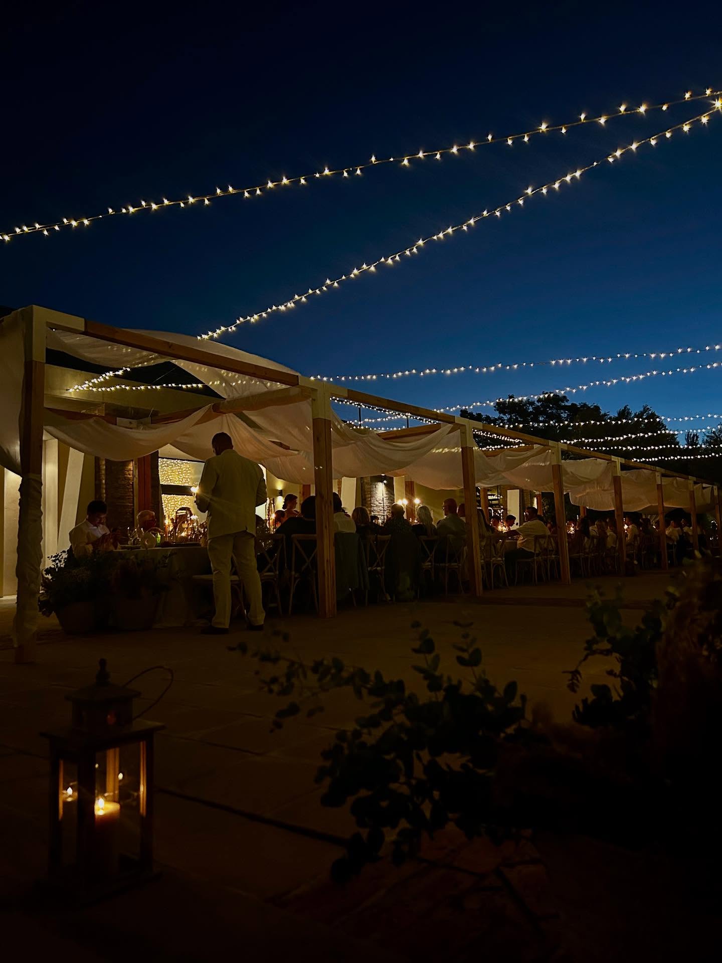 “My father gave me the greatest gift anyone could give another person: He believed in me.” — Jim Valvano
#oliverock
#fatherdaughter
#outdoorwedding
#dadquotes
#wedding
#tulbagh
@olive_rock_venue
@saweddings
@pinkbooksa_
@tulbagh
@wolseleyza