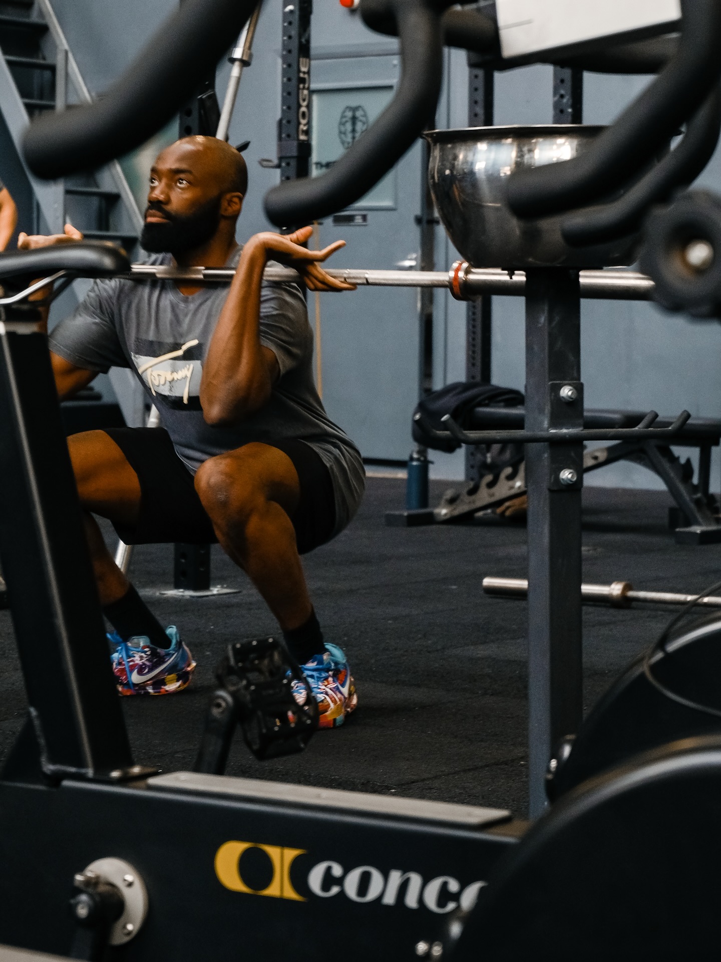 One session spikes your heart rate 😅
The next builds raw strength💪🏾
Another sharpens control, coordination, and body awareness💃🏼
That’s not random! It’s deliberate!
Training across systems is how you stay useful in the real world:
• strong under fatigue
• mobile under load
• capable under pressure
It’s not just about looking fit.
It’s about moving well today, ten years from now, and when life doesn’t go to plan.
Versatility isn’t a trend ,It’s a strategy 👊🏾