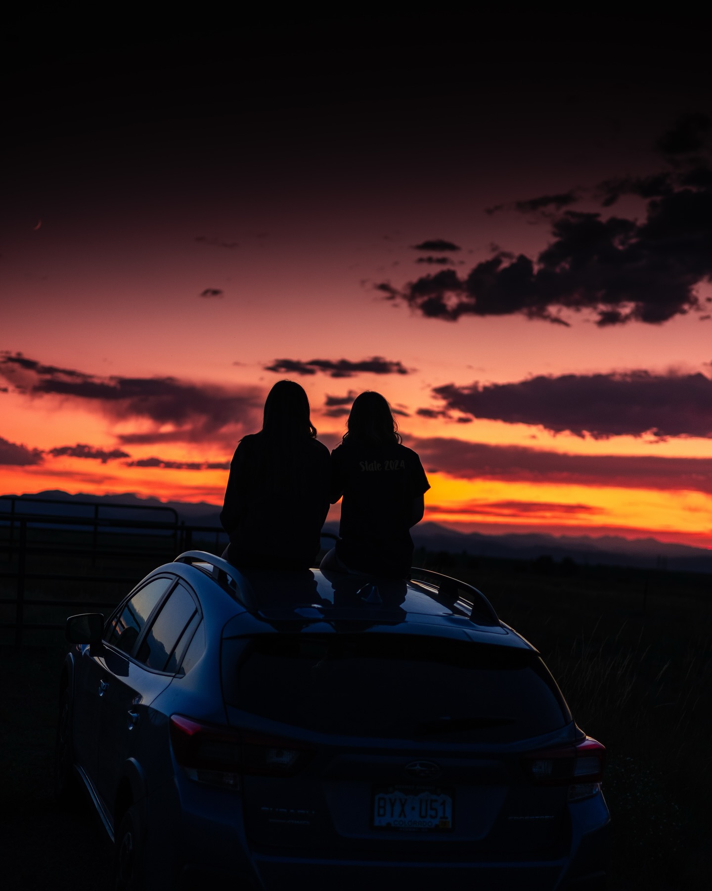 Caught this moment on the side of the road—two friends, a quiet car roof, and a Colorado sunset doing its thing. Sometimes the best scenes aren’t planned, just noticed.
#ColoradoNights #CapturedInPassing #VisualStorytelling #SubaruViews