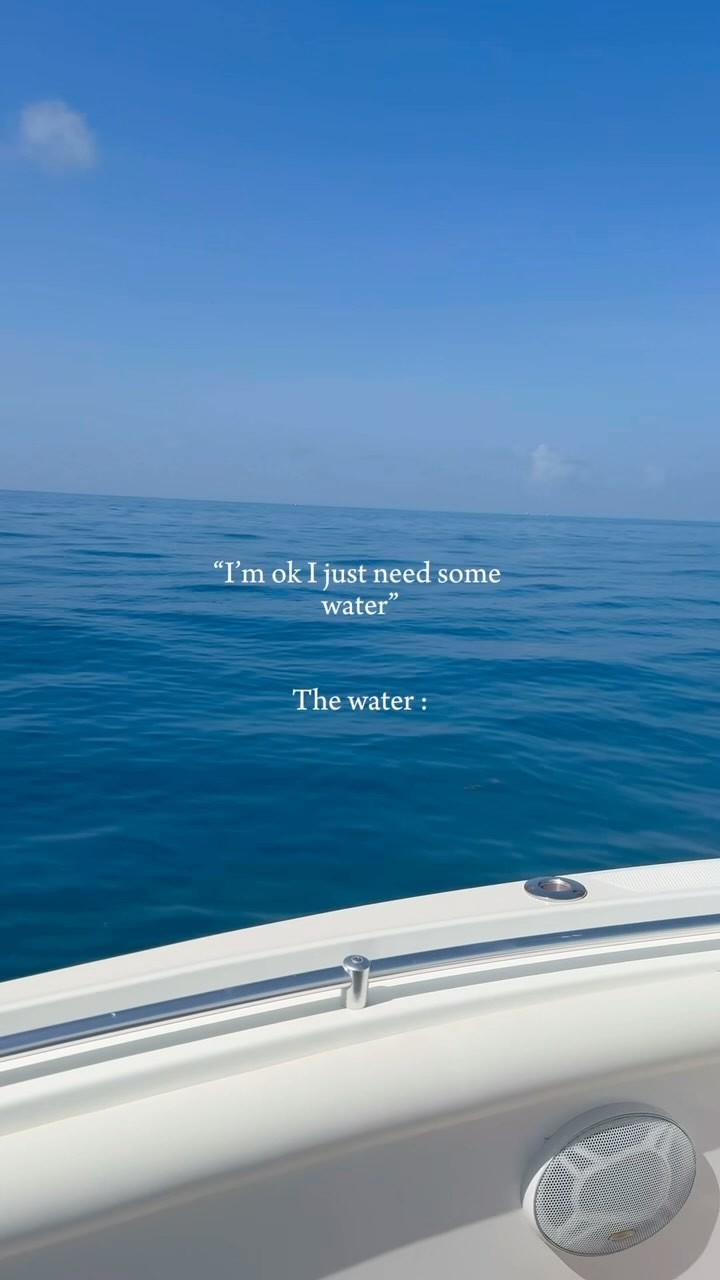 It’s just a case of the blues 💙🐬💦 #keywest #leoskeywestcampground #leoscampground #floridakeys #rv #visitflorida #rvlife #keywestvacation #campground #camping