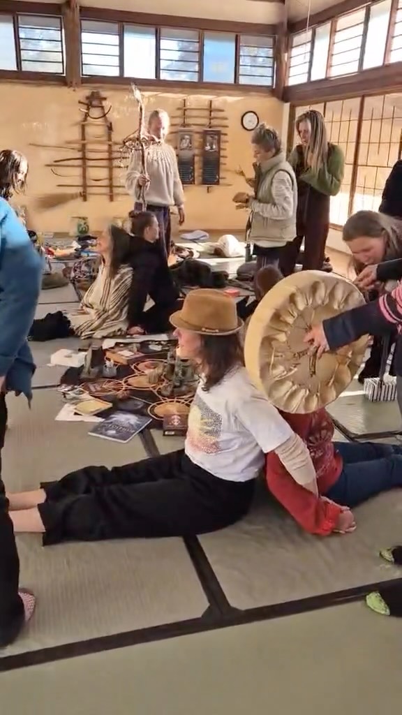 An honouring of these four amazing women who stepped into their ‘call to courage’ at our Protectress/ Alchemist gathering.
The call to courage is an invitation to offer up something that you are truly willing to let go of so that it no longer holds no power over you and to be witnessed in that. An afternoon of incredible vulnerability and powerful surrender.
#calltocourage #warrioress #protectress #alchemist #clanmothers #shamanicpath